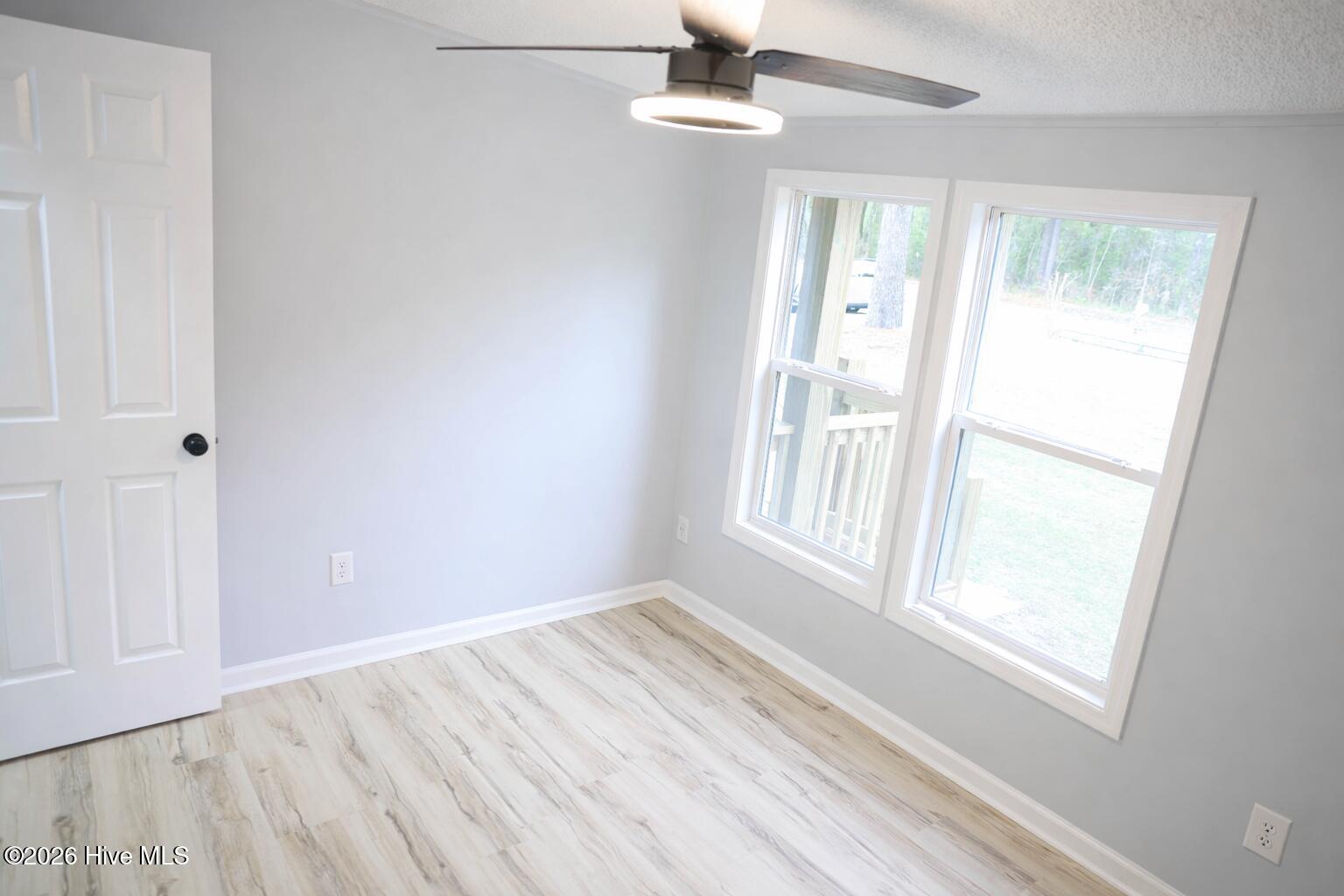 100567859 | Photo 31