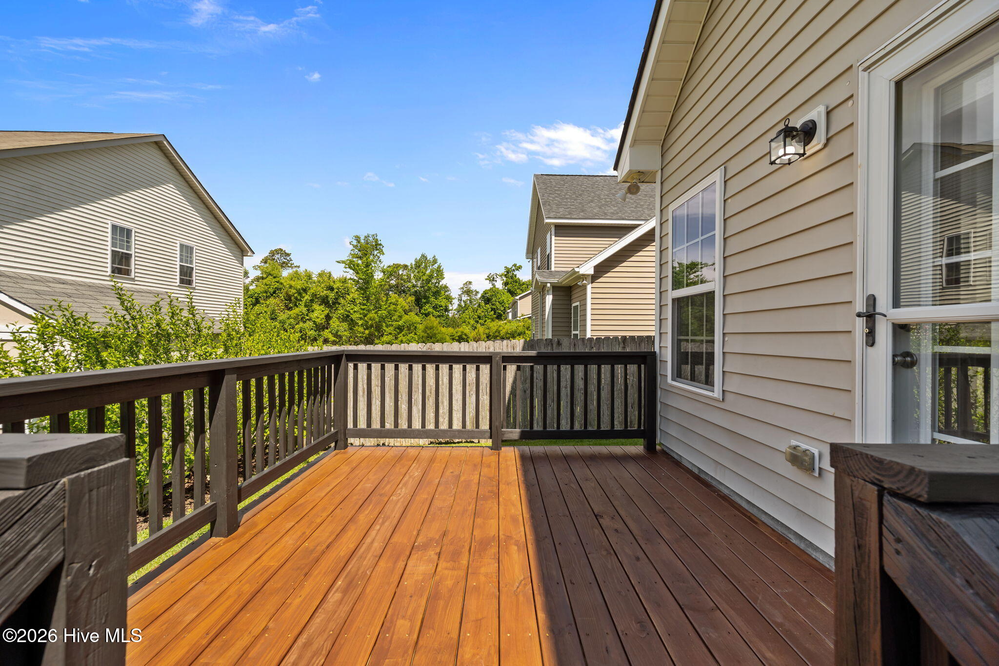 100570344 | Photo 36