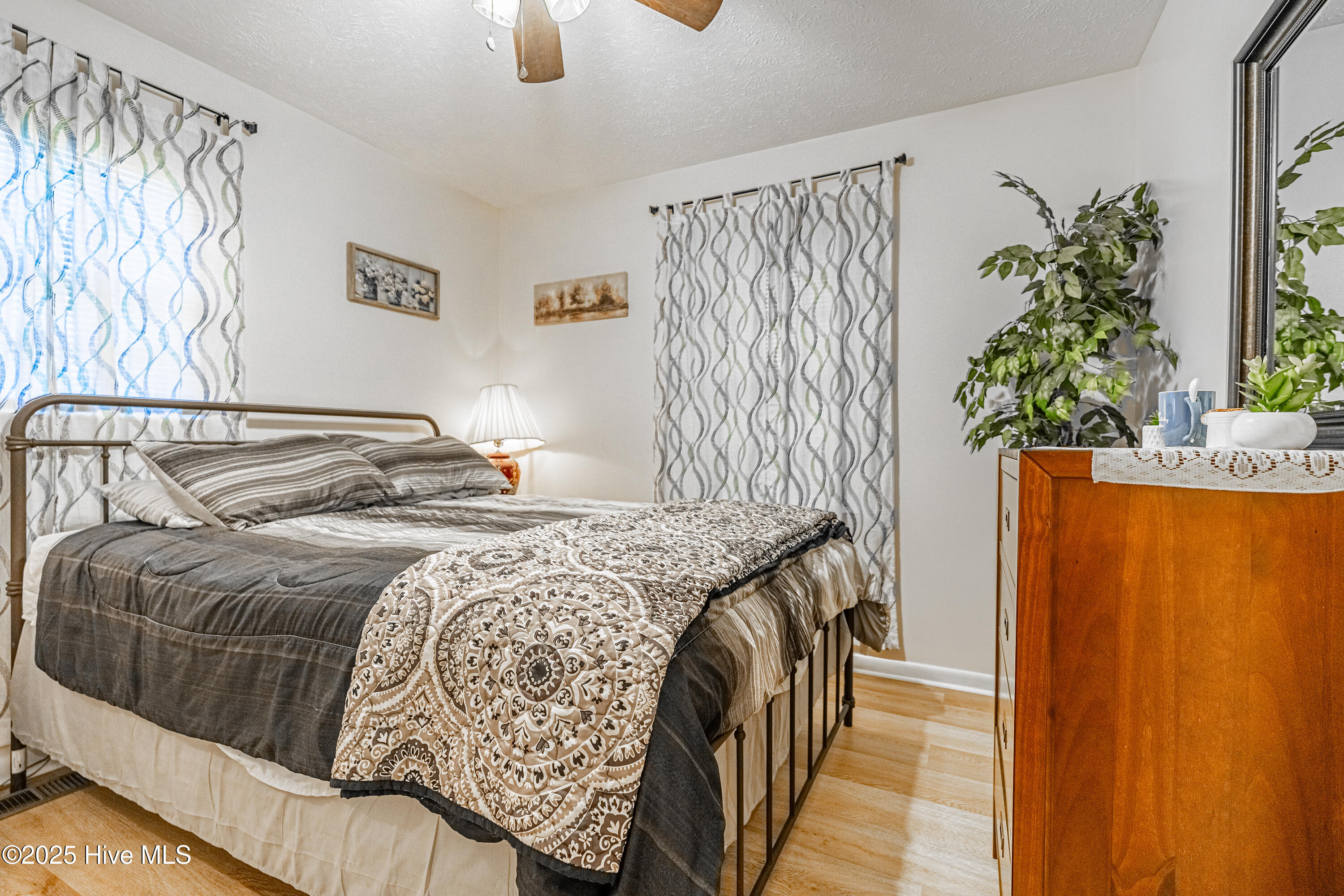 100541983 | Photo 27