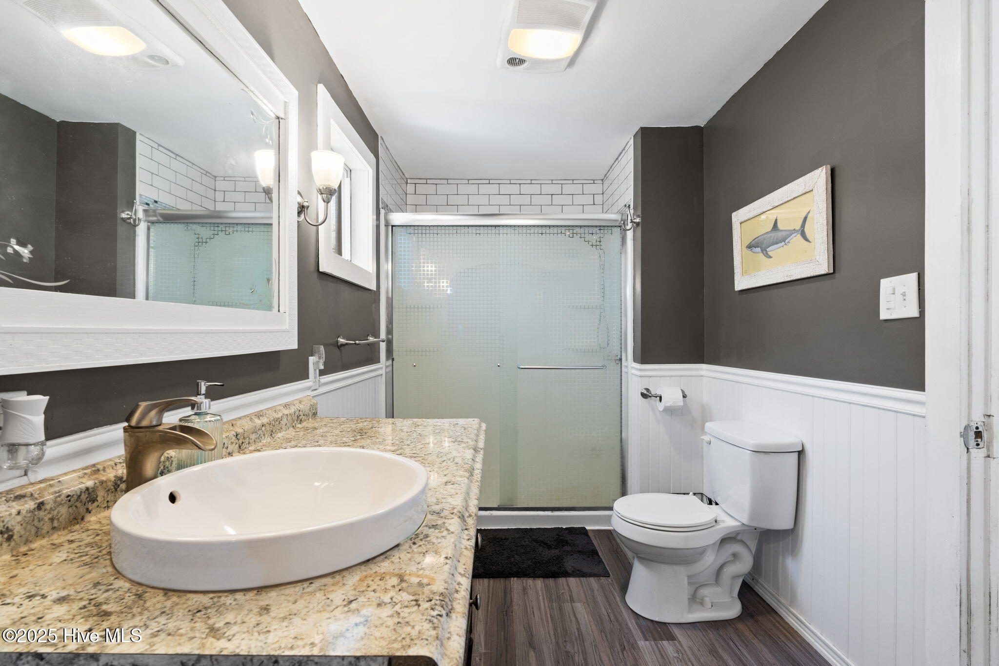 100538220 | Photo 25