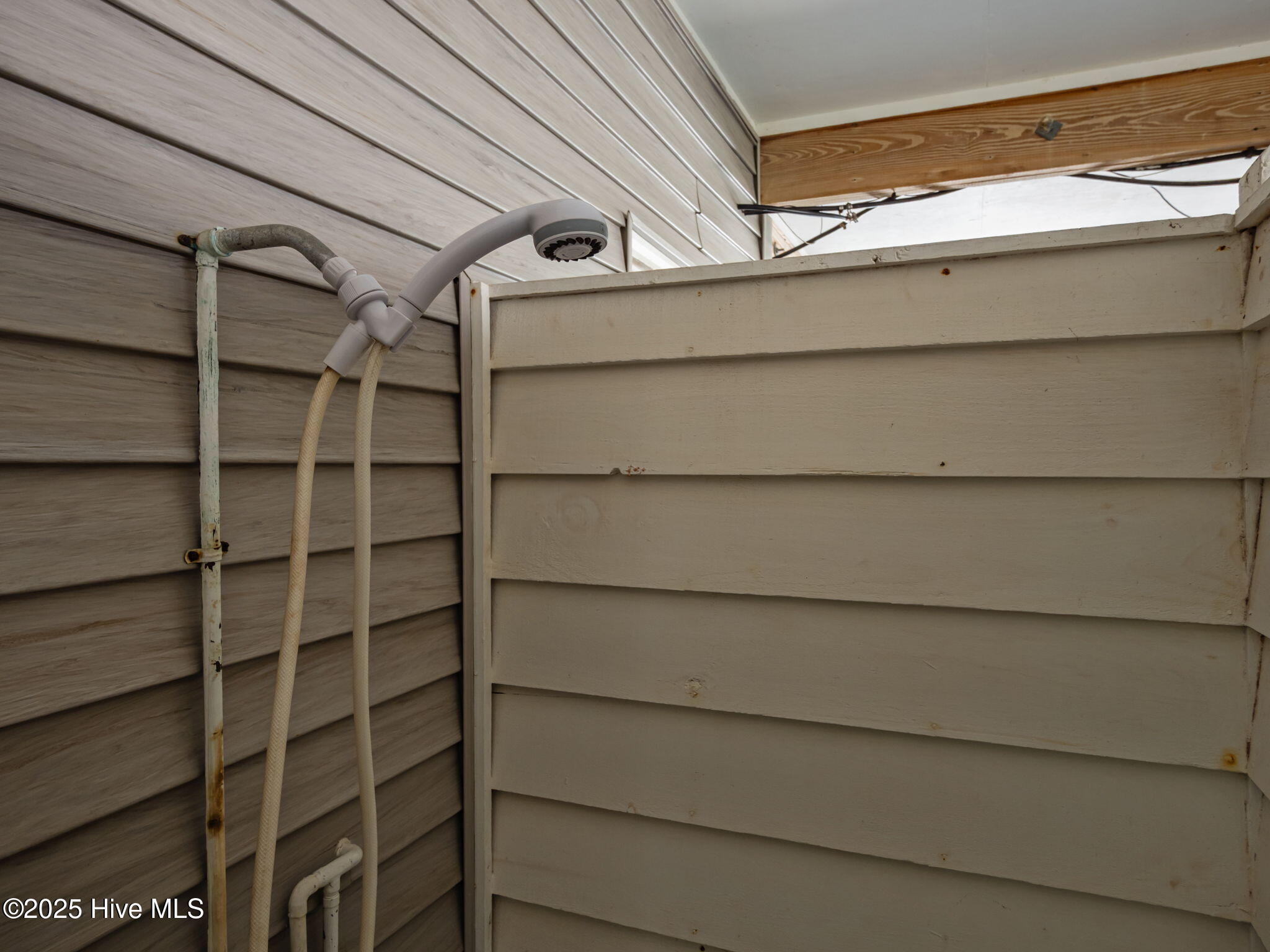 100533073 | Photo 39