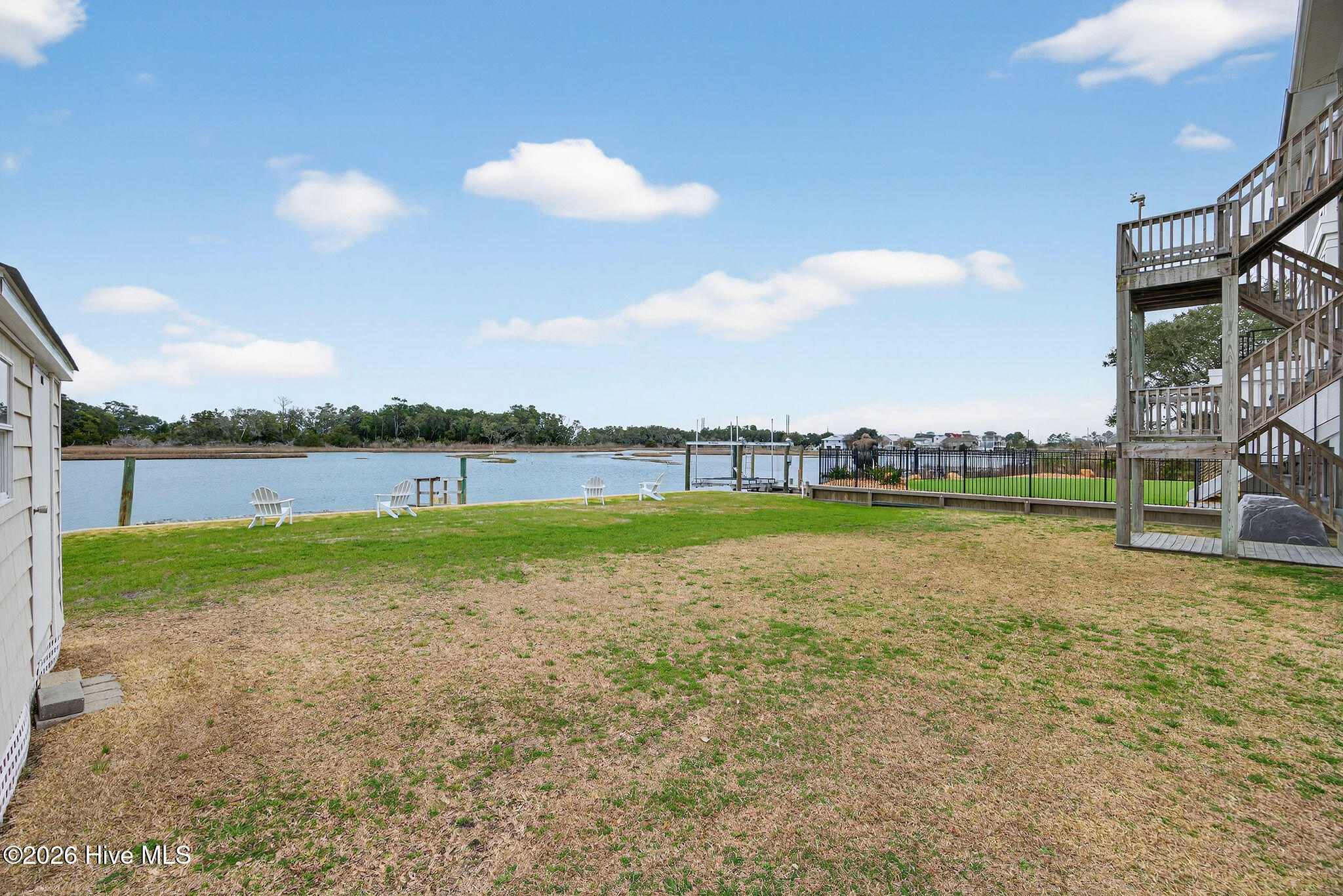 100558611 | Photo 83