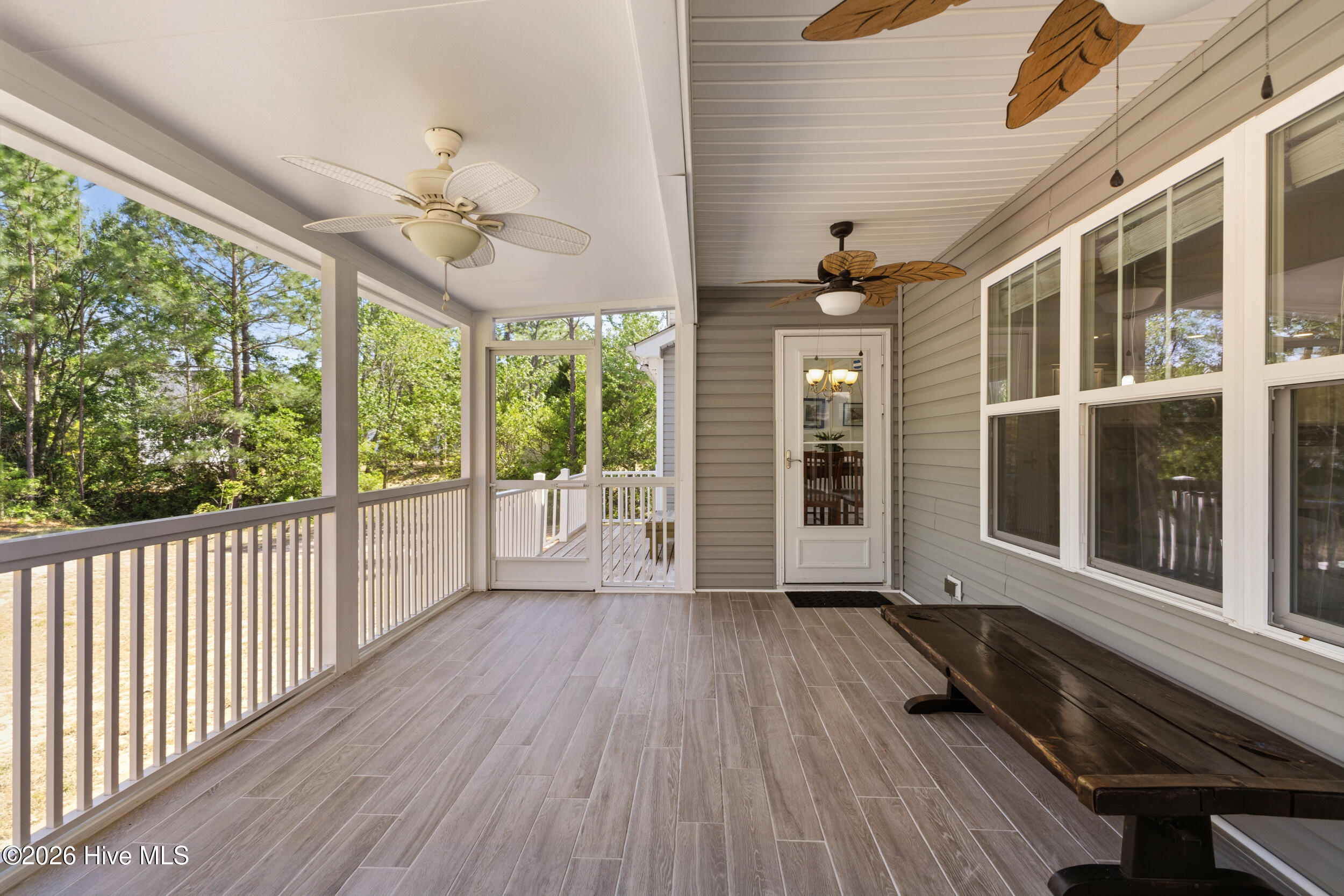 100569196 | Photo 31