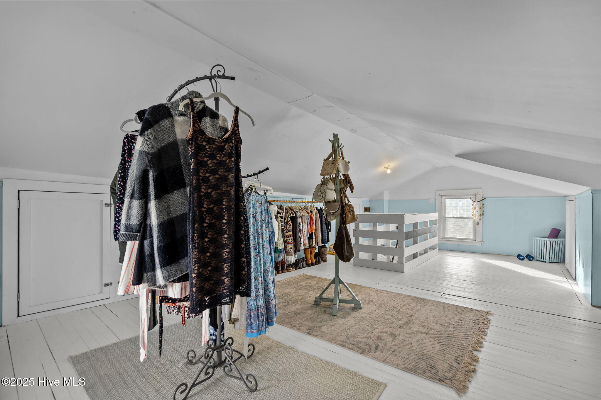 100546633 | Photo 17