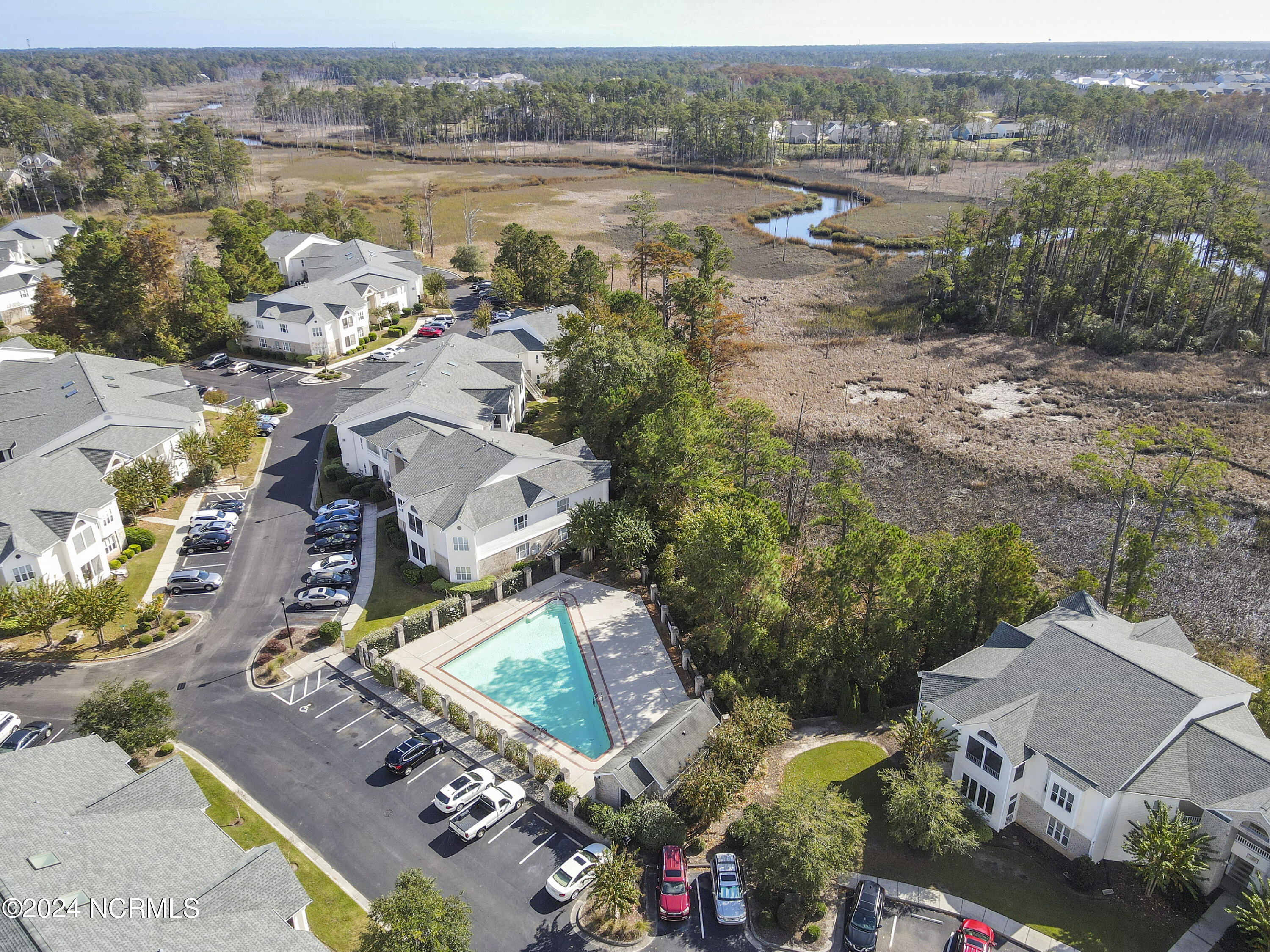 100486199 | Photo 40