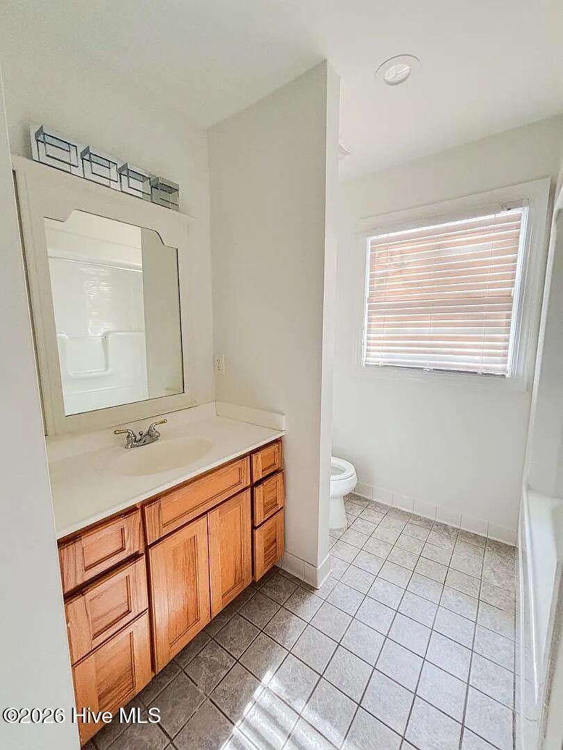 100570662 | Photo 11