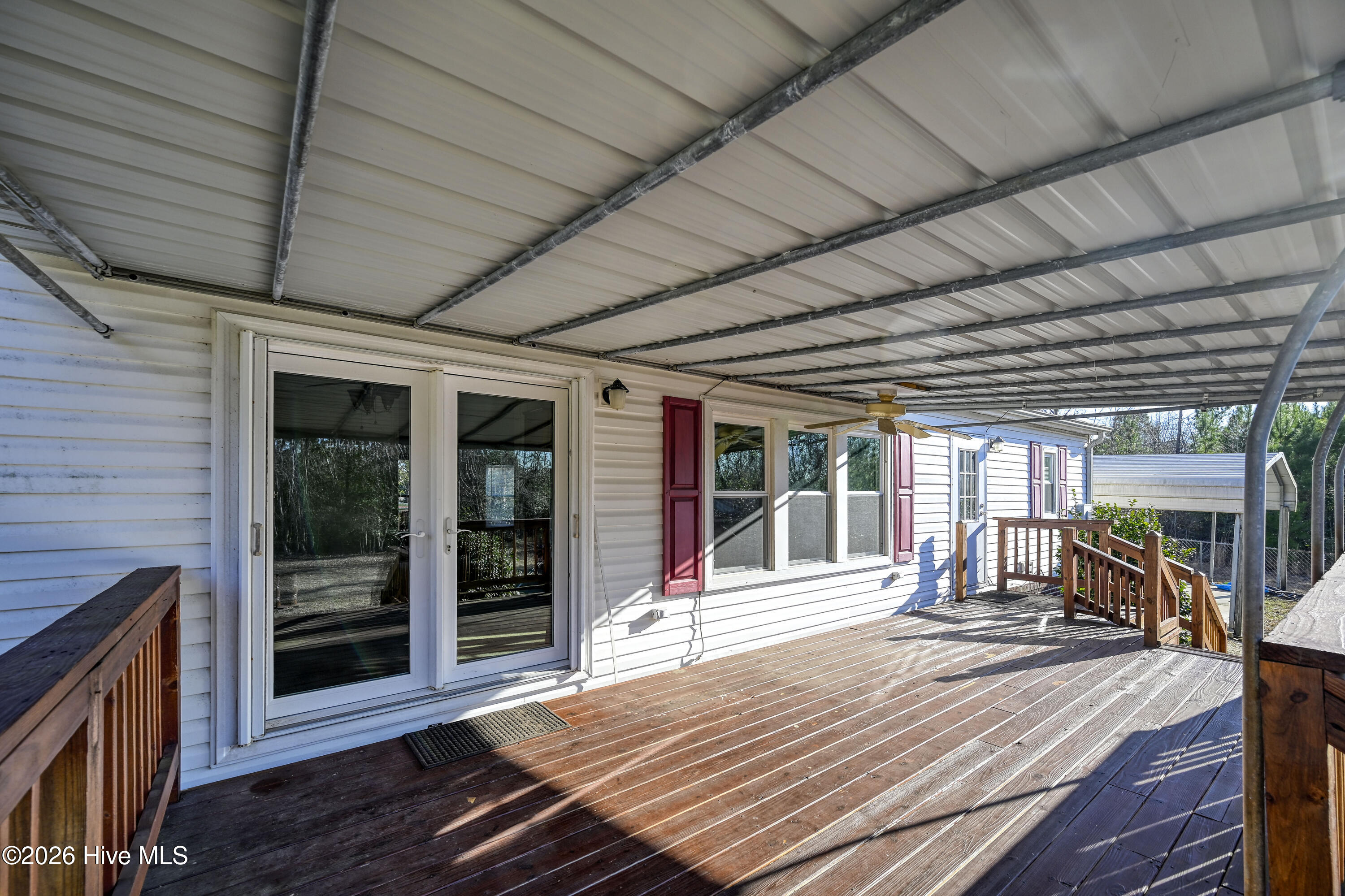 100557580 | Photo 29