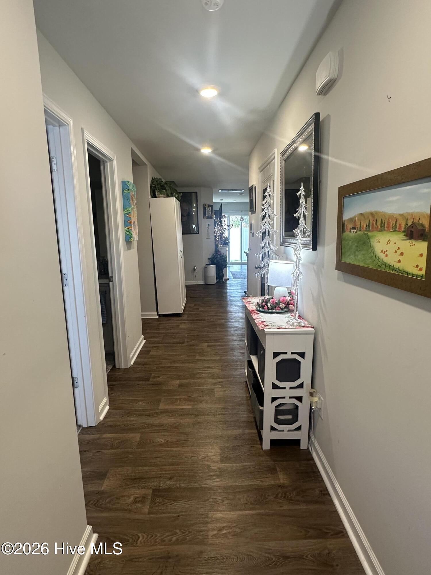 100548569 | Photo 12