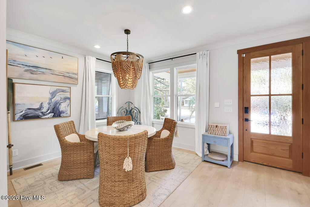 100549041 | Photo 11