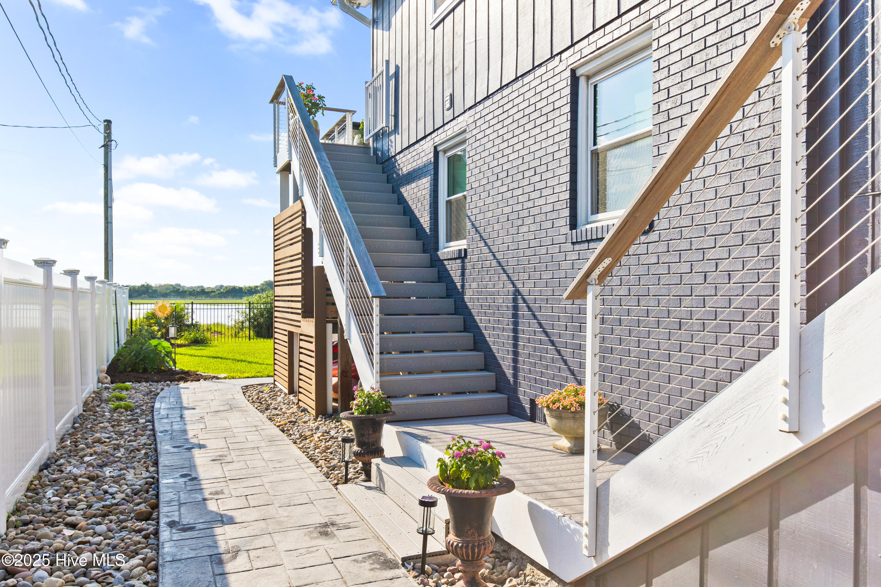 100567814 | Photo 56