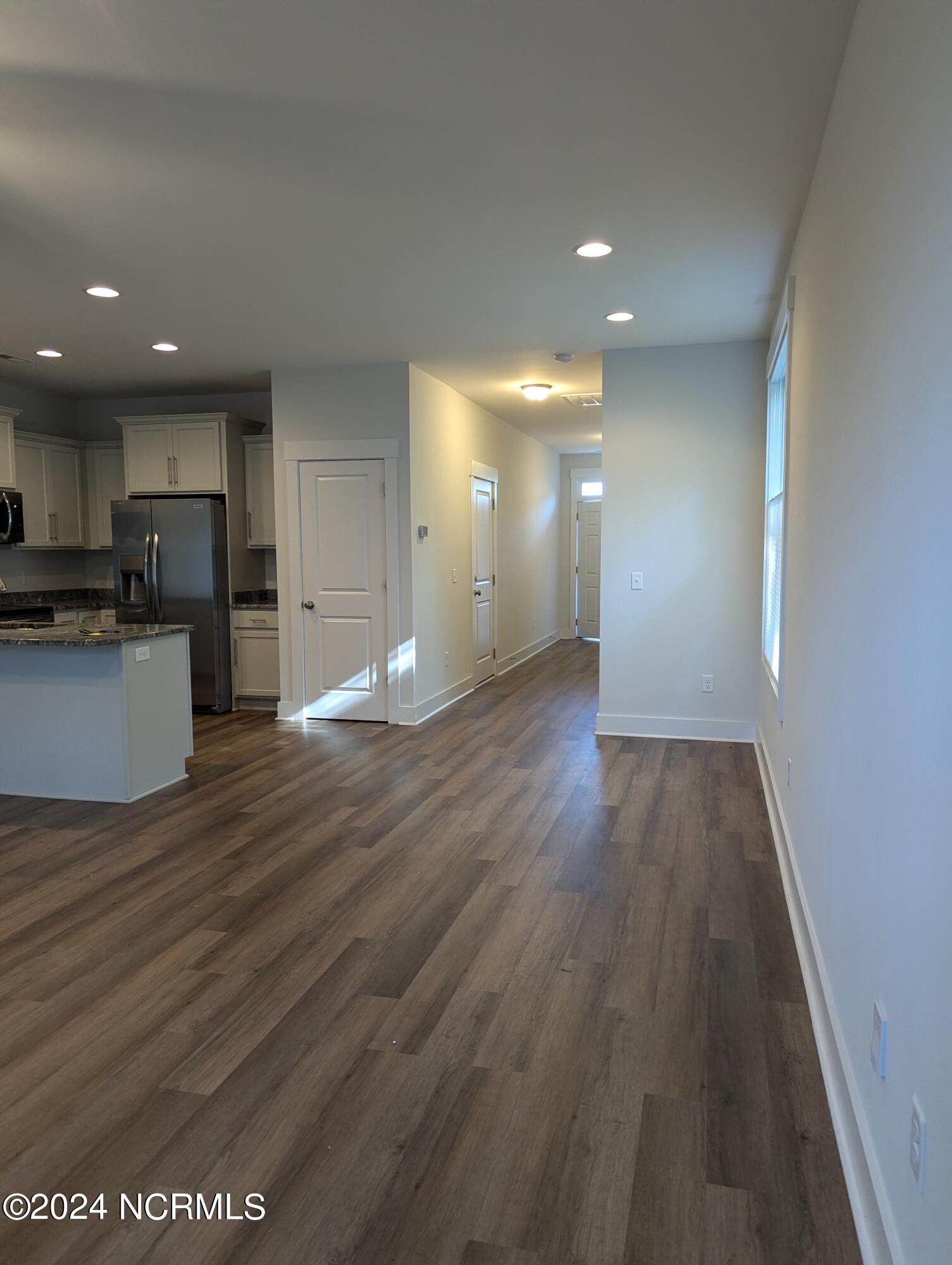 100542751 | Photo 18