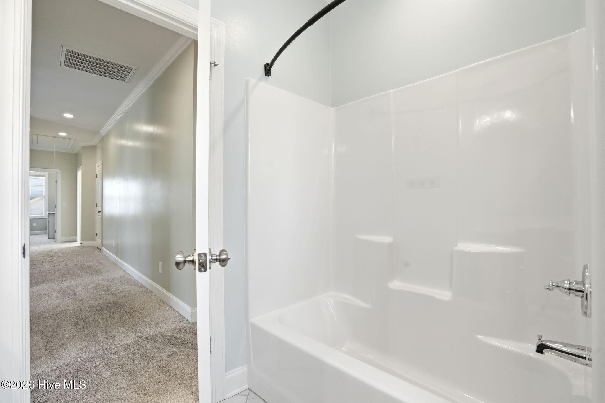 100562109 | Photo 67