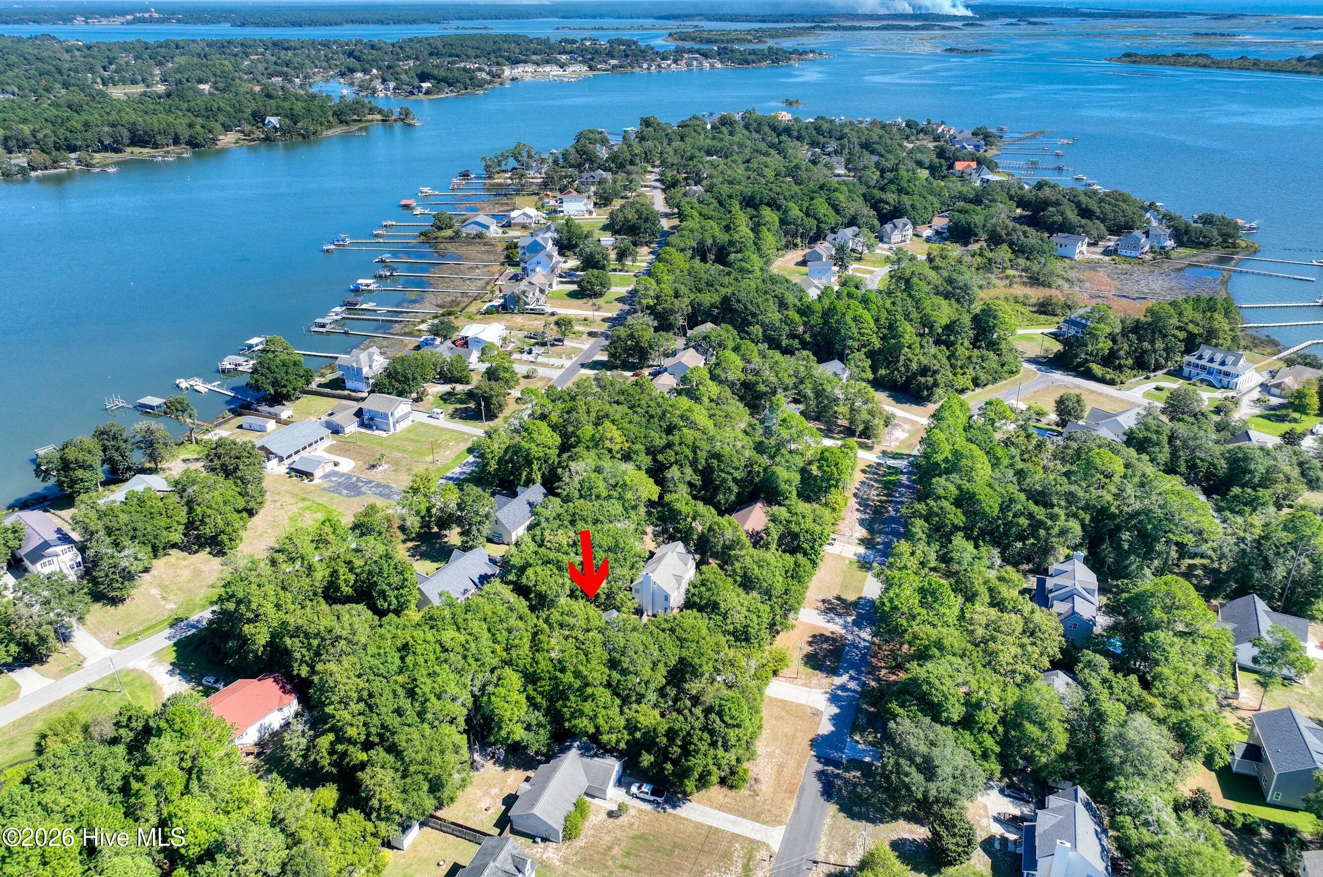 147 Bayshore Drive — listing photograph 3