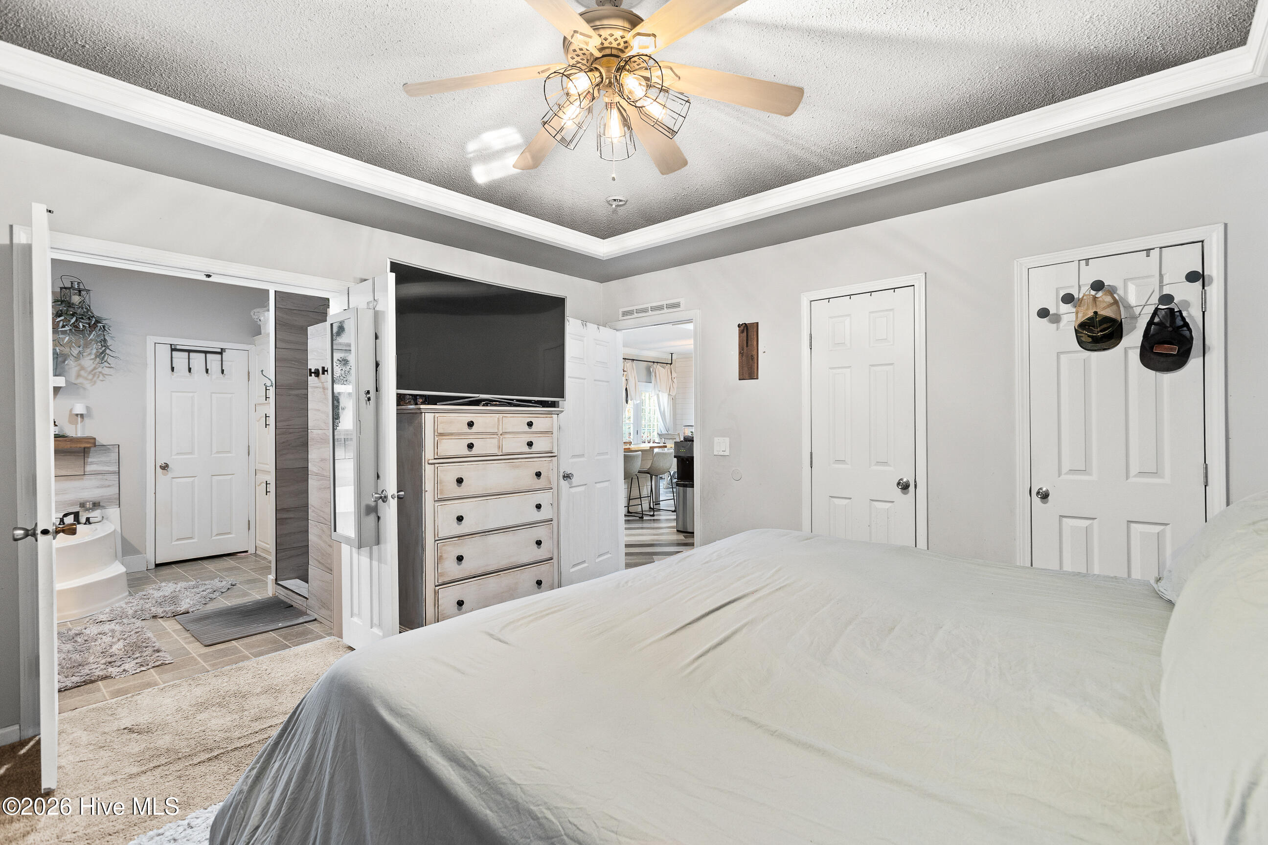 100559126 | Photo 15