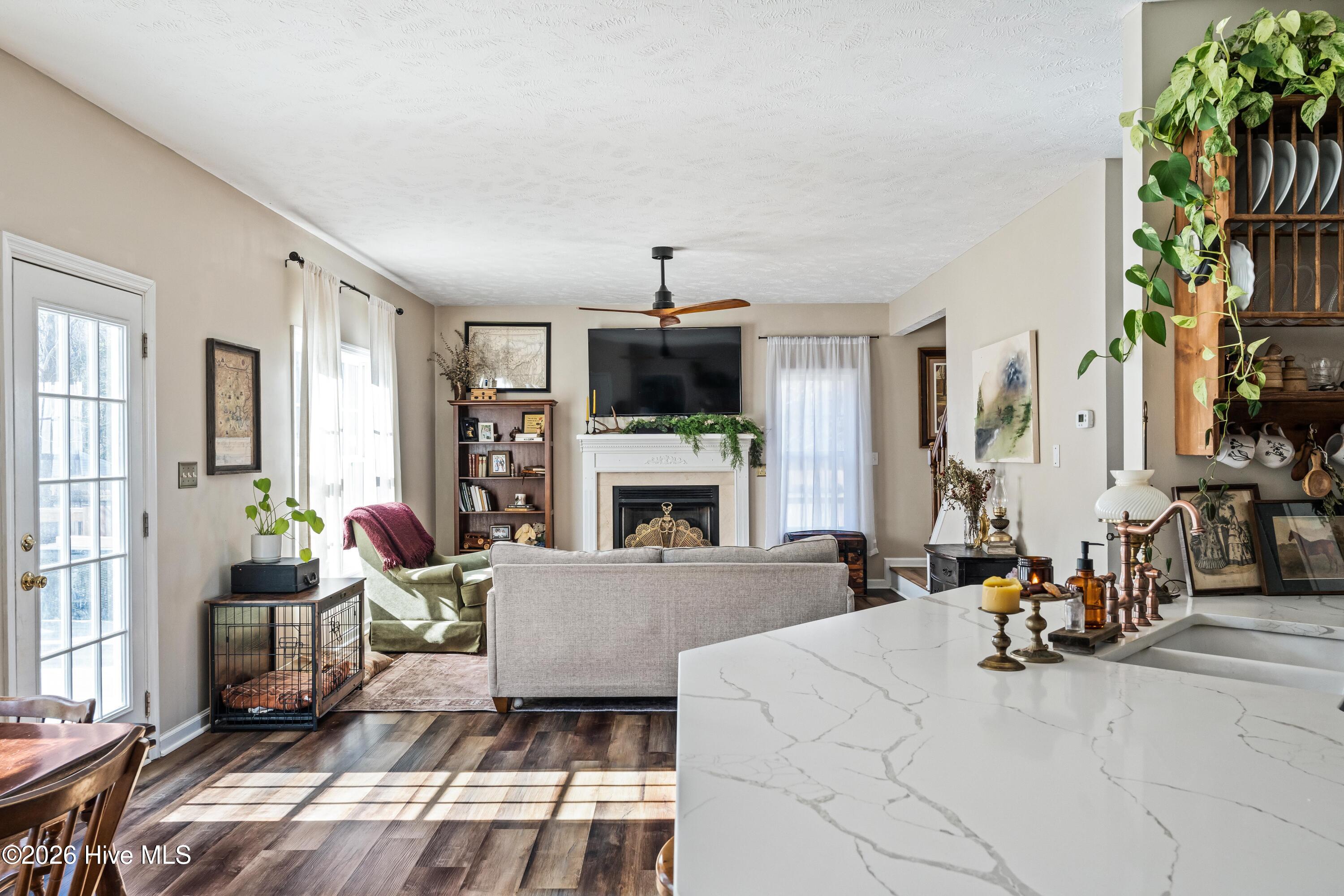 100556314 | Photo 15