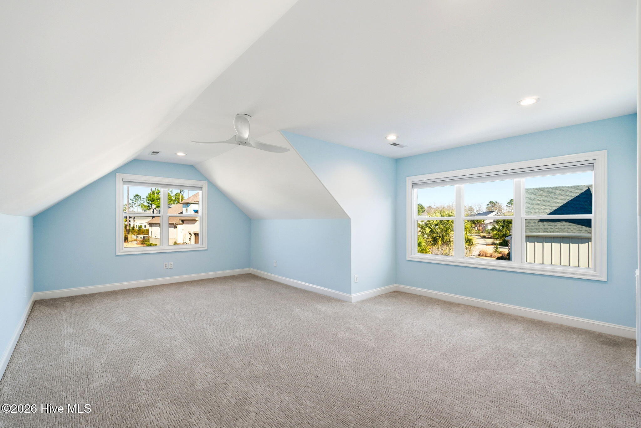 100555093 | Photo 38