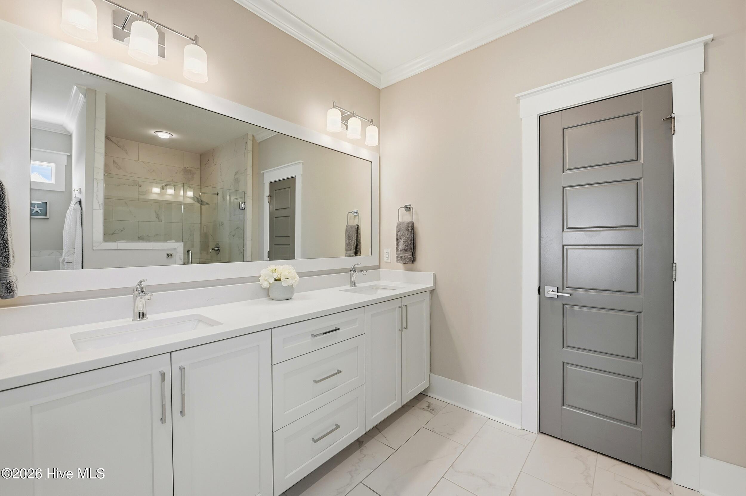 100555199 | Photo 18