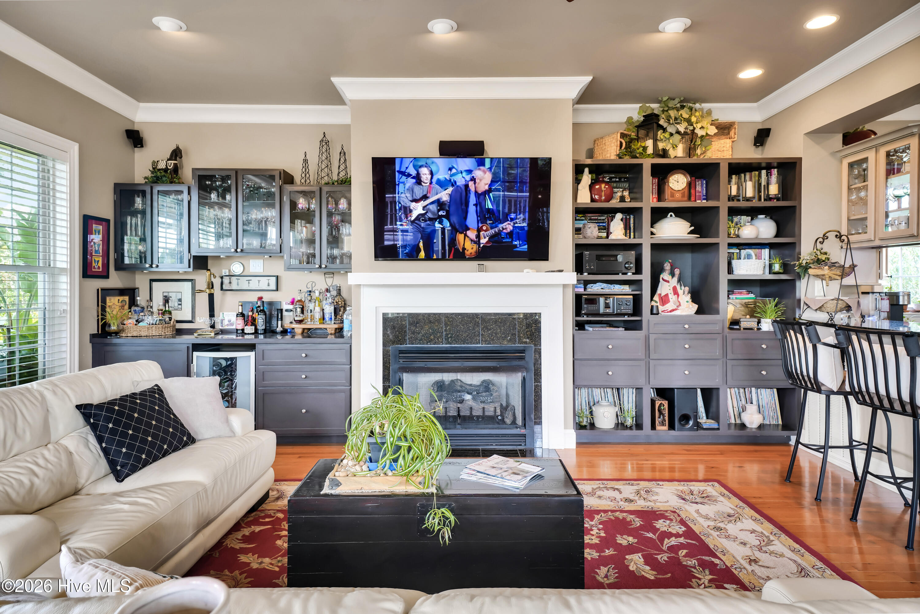 100564861 | Photo 39