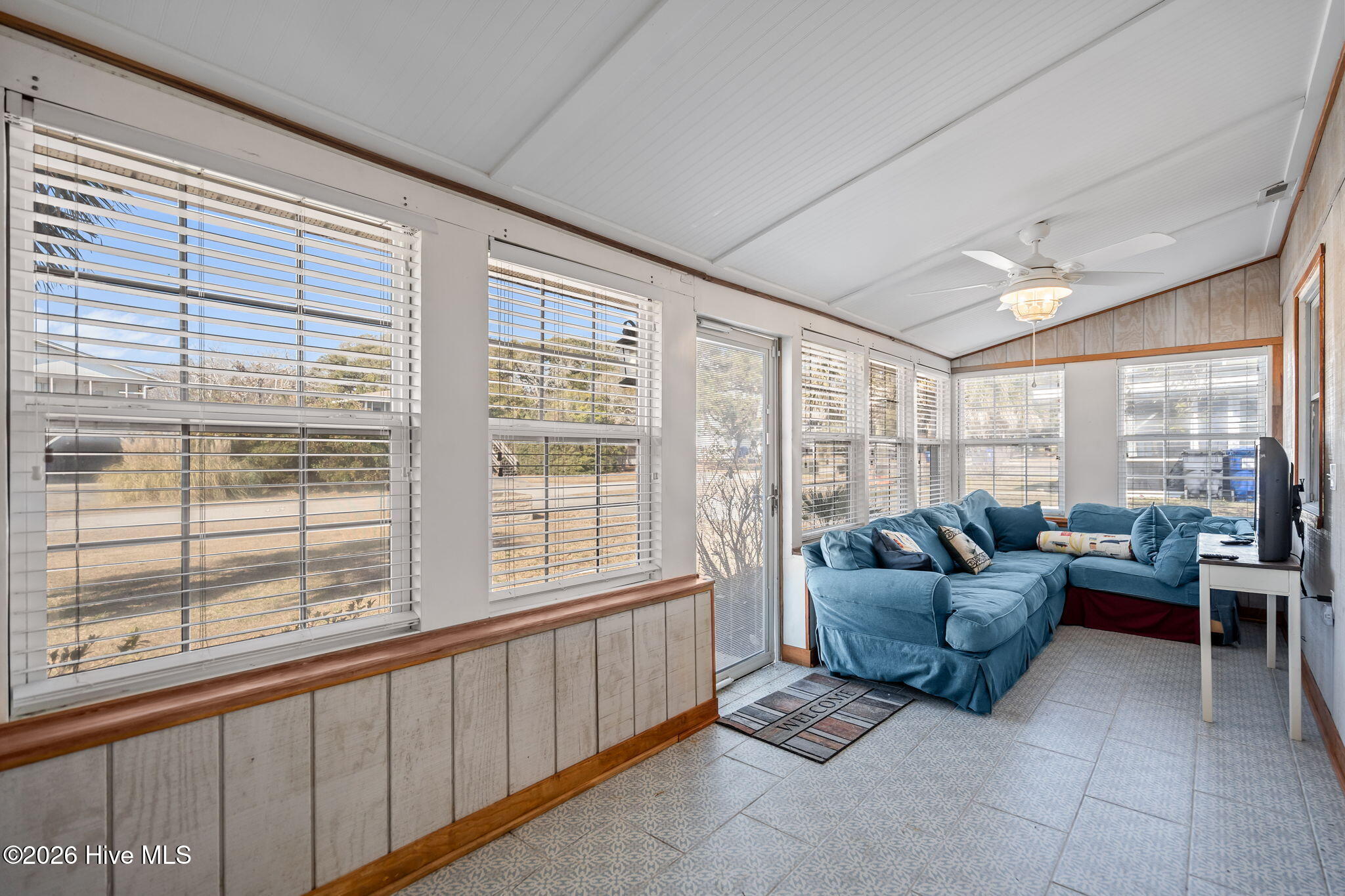 100545897 | Photo 20