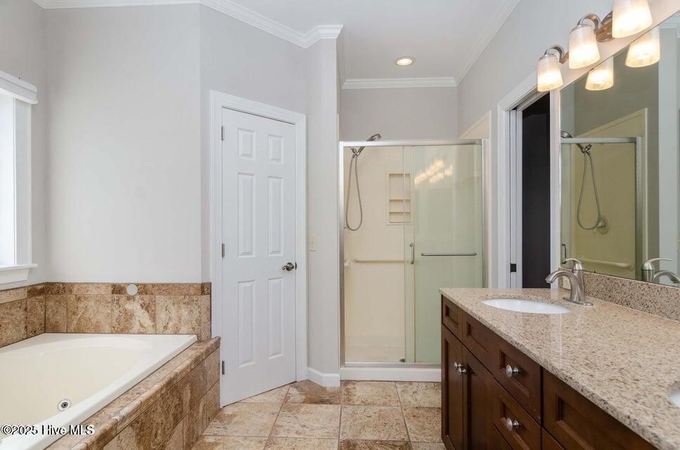 100546569 | Photo 36