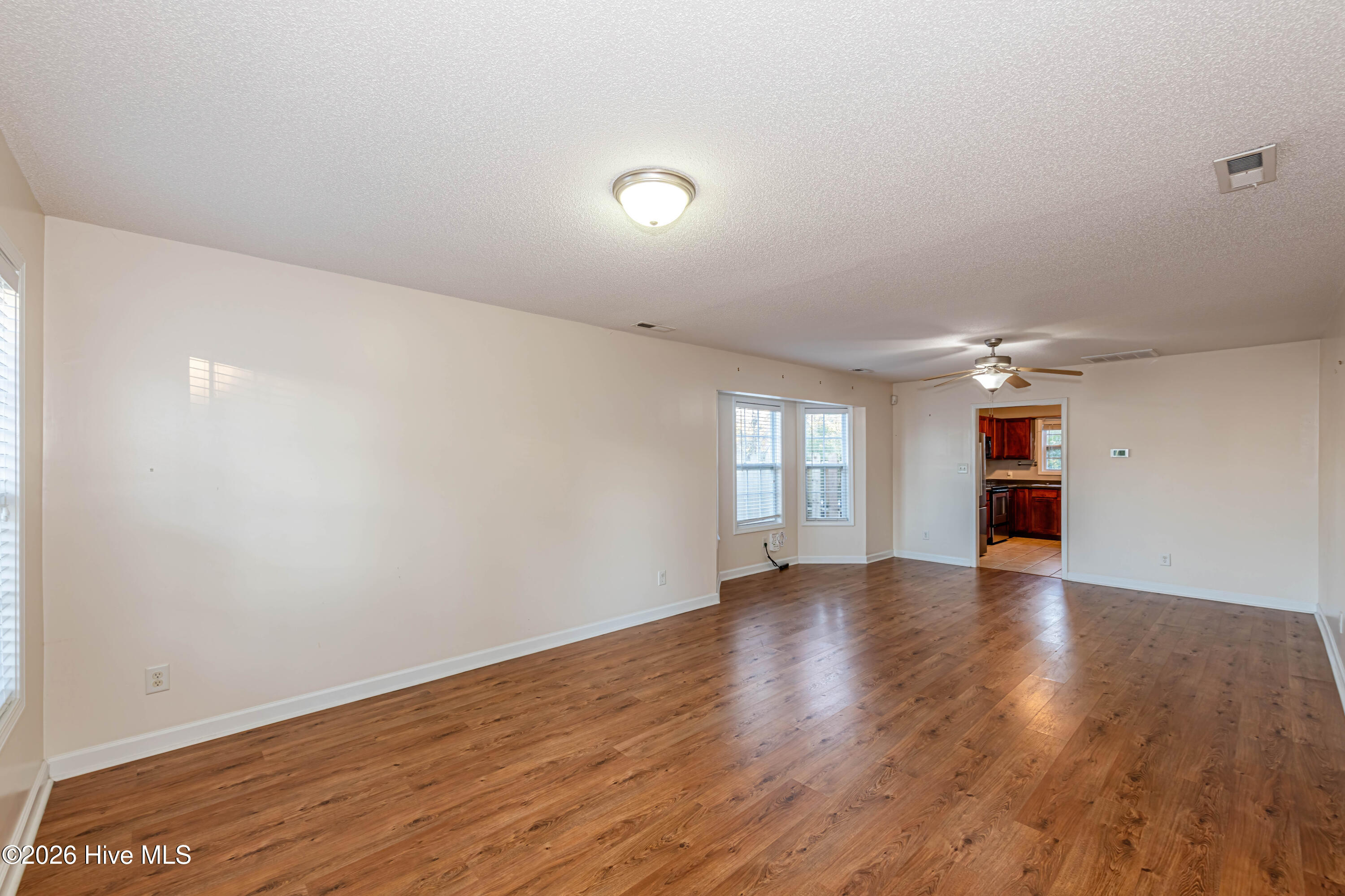 100536665 | Photo 13