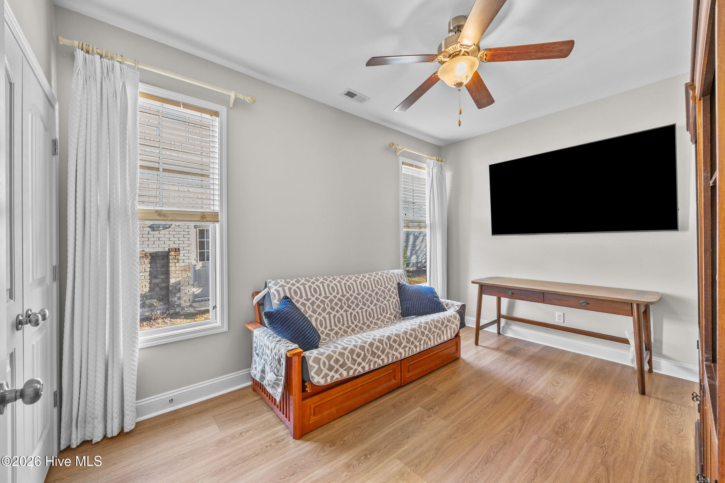 100550084 | Photo 19