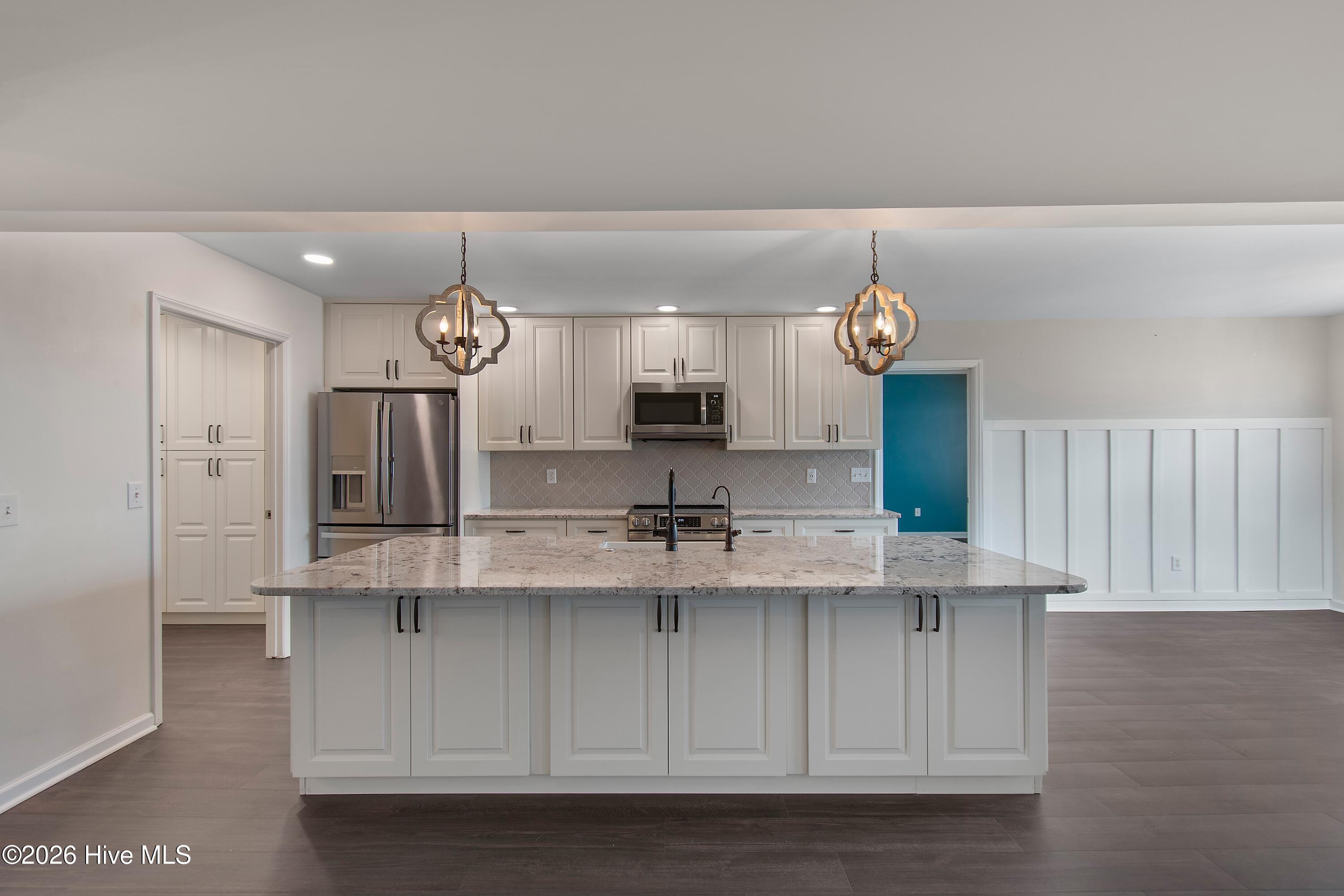 100555536 | Photo 13