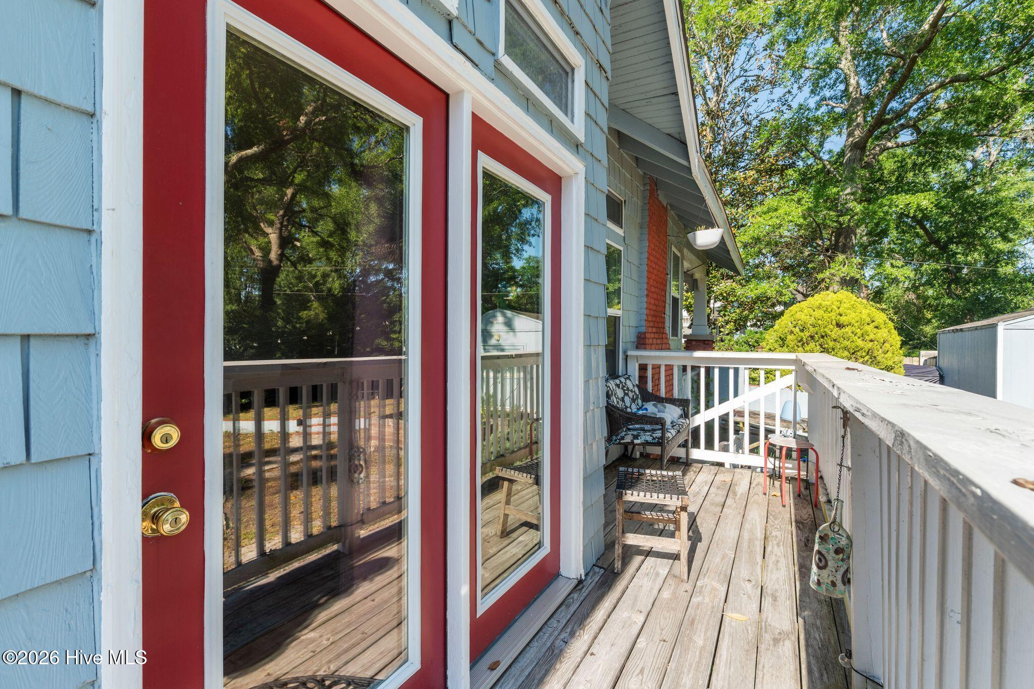 100570327 | Photo 60