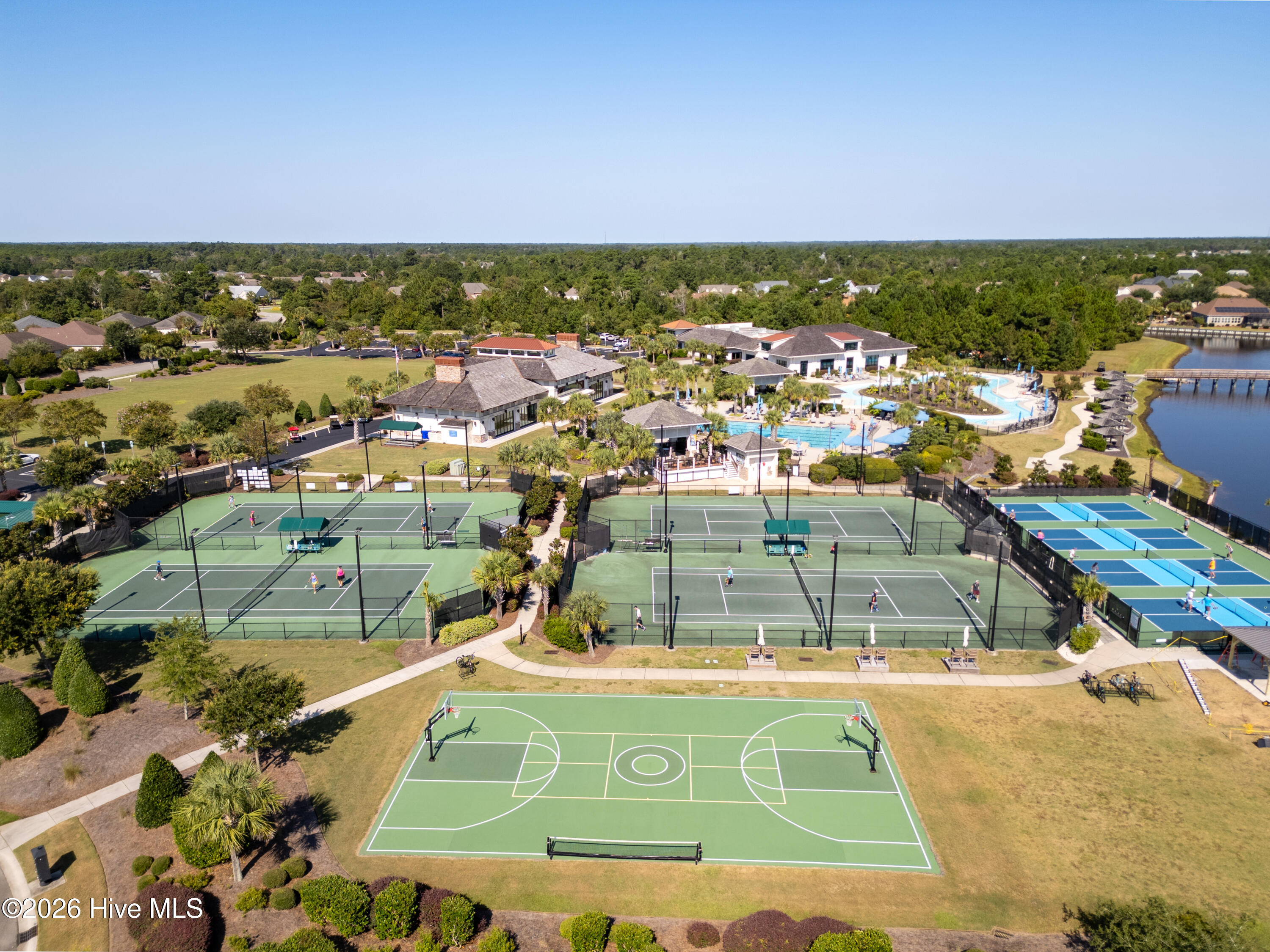 100550520 | Photo 44