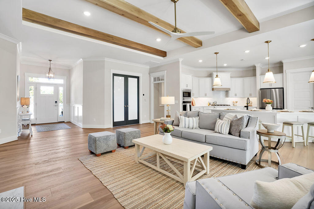 100529674 | Photo 103