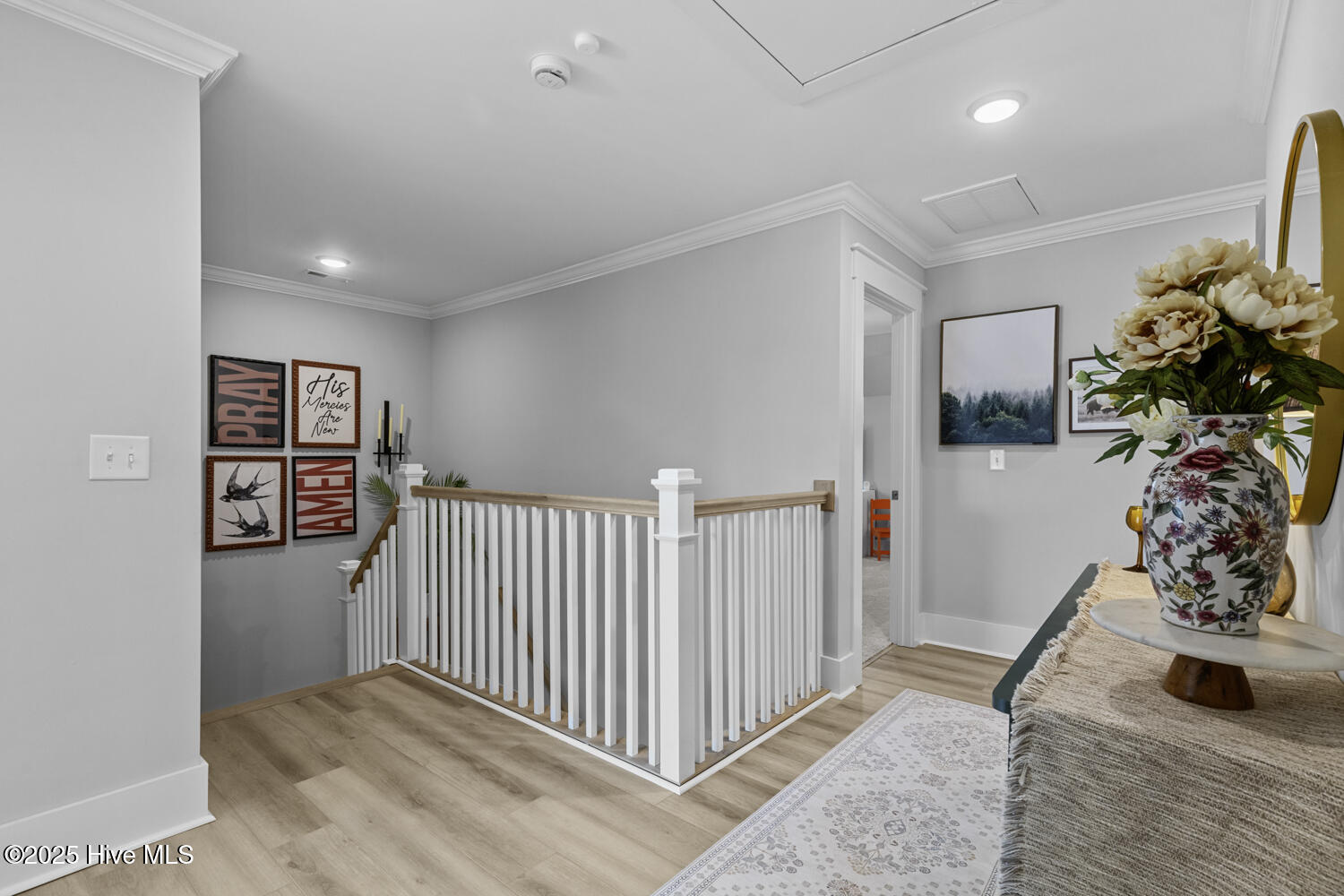 100545197 | Photo 42