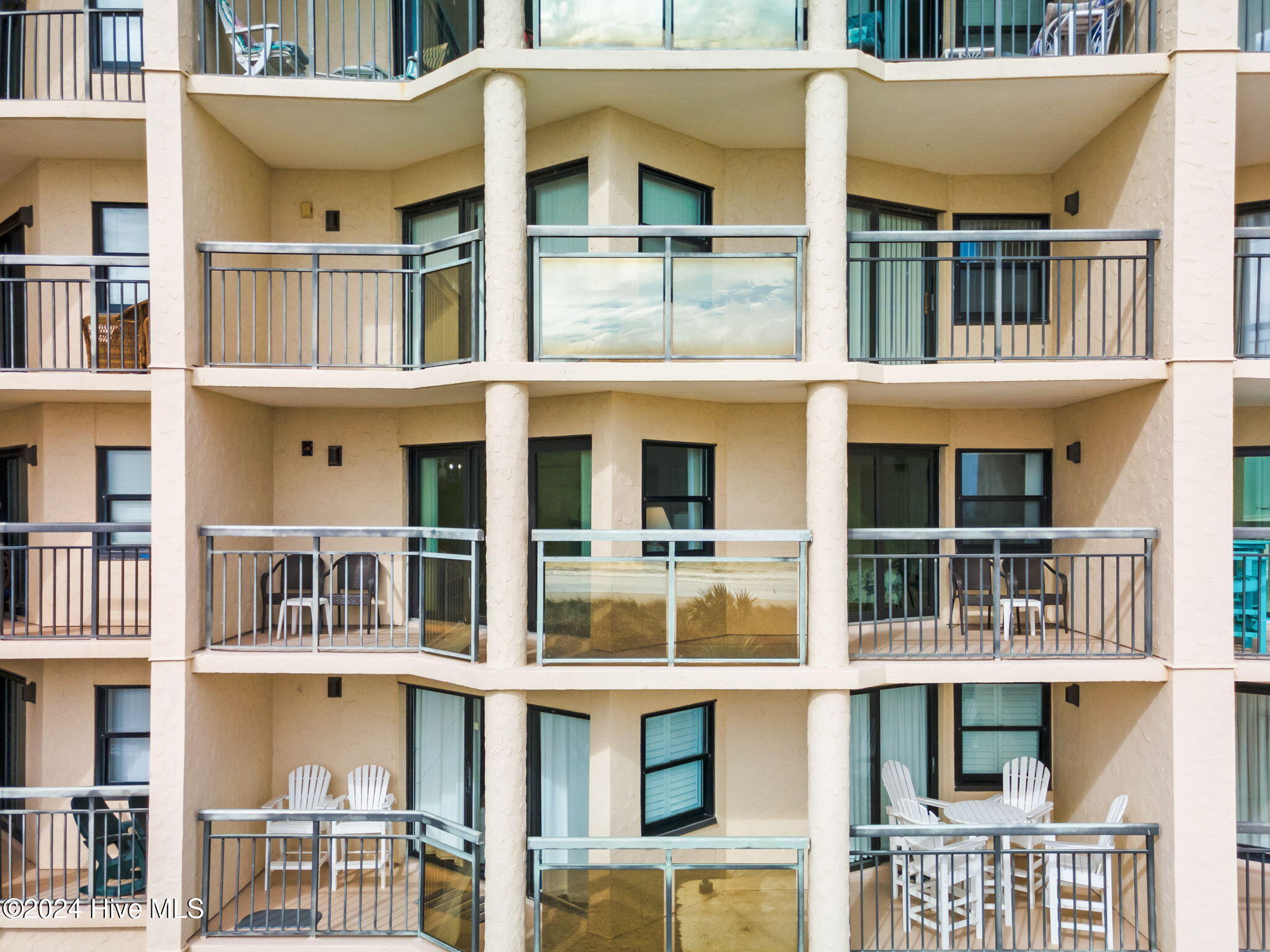 100476162 | Photo 41