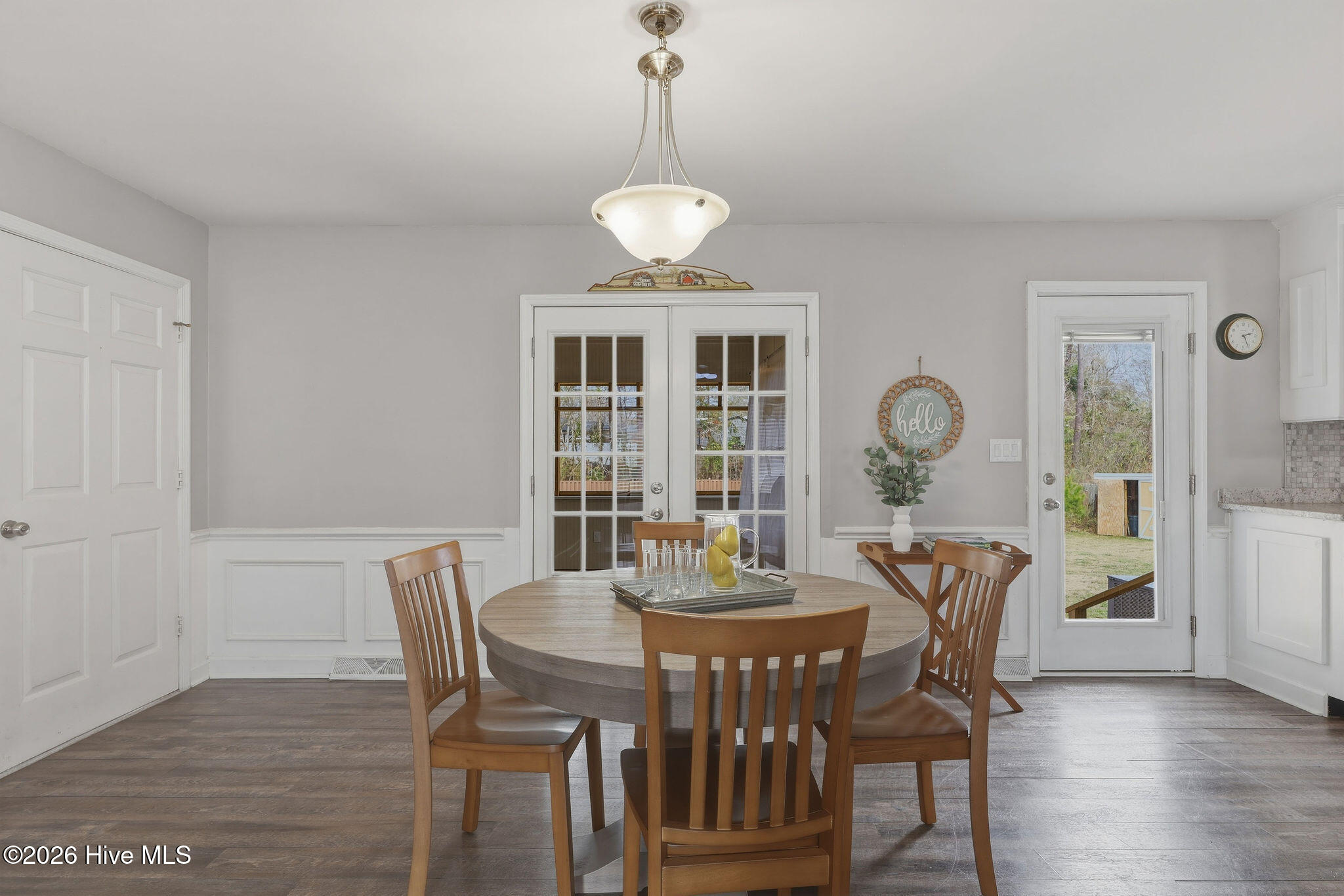 100556030 | Photo 21