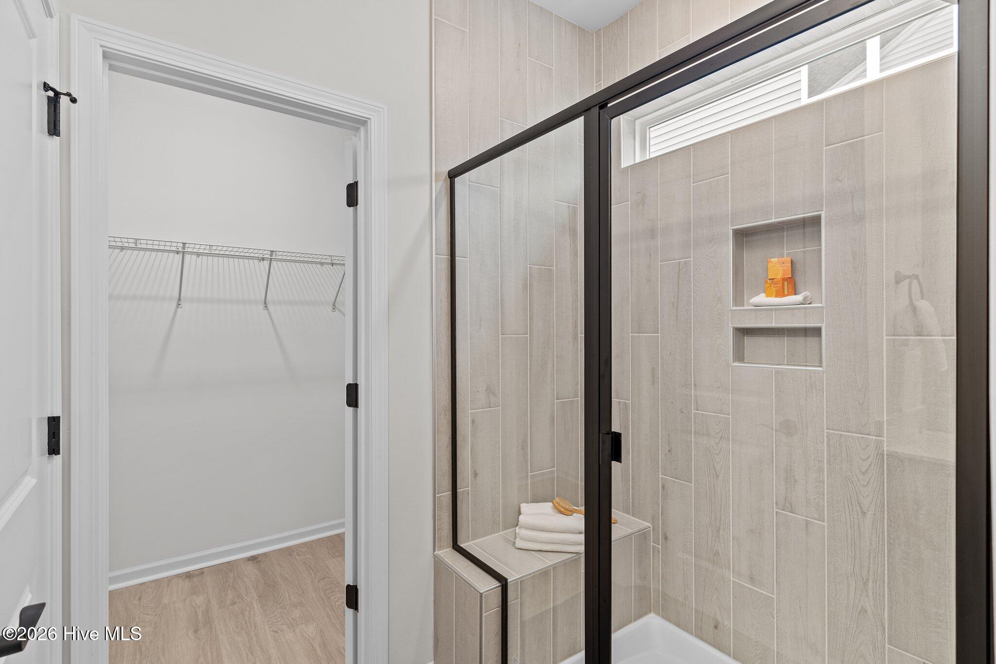 100542959 | Photo 19