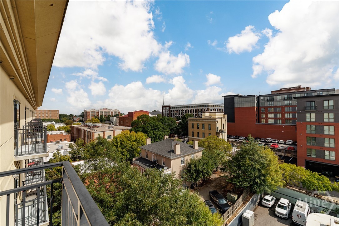 250 Broad Street W 811