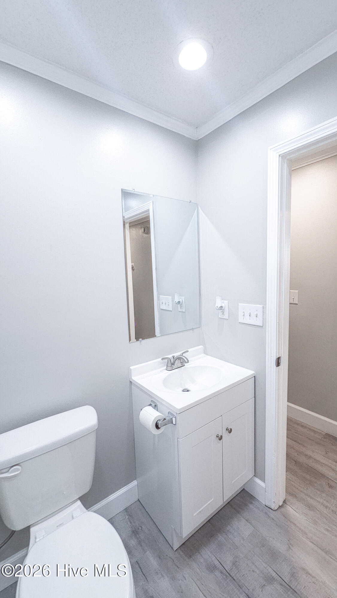 100564007 | Photo 31