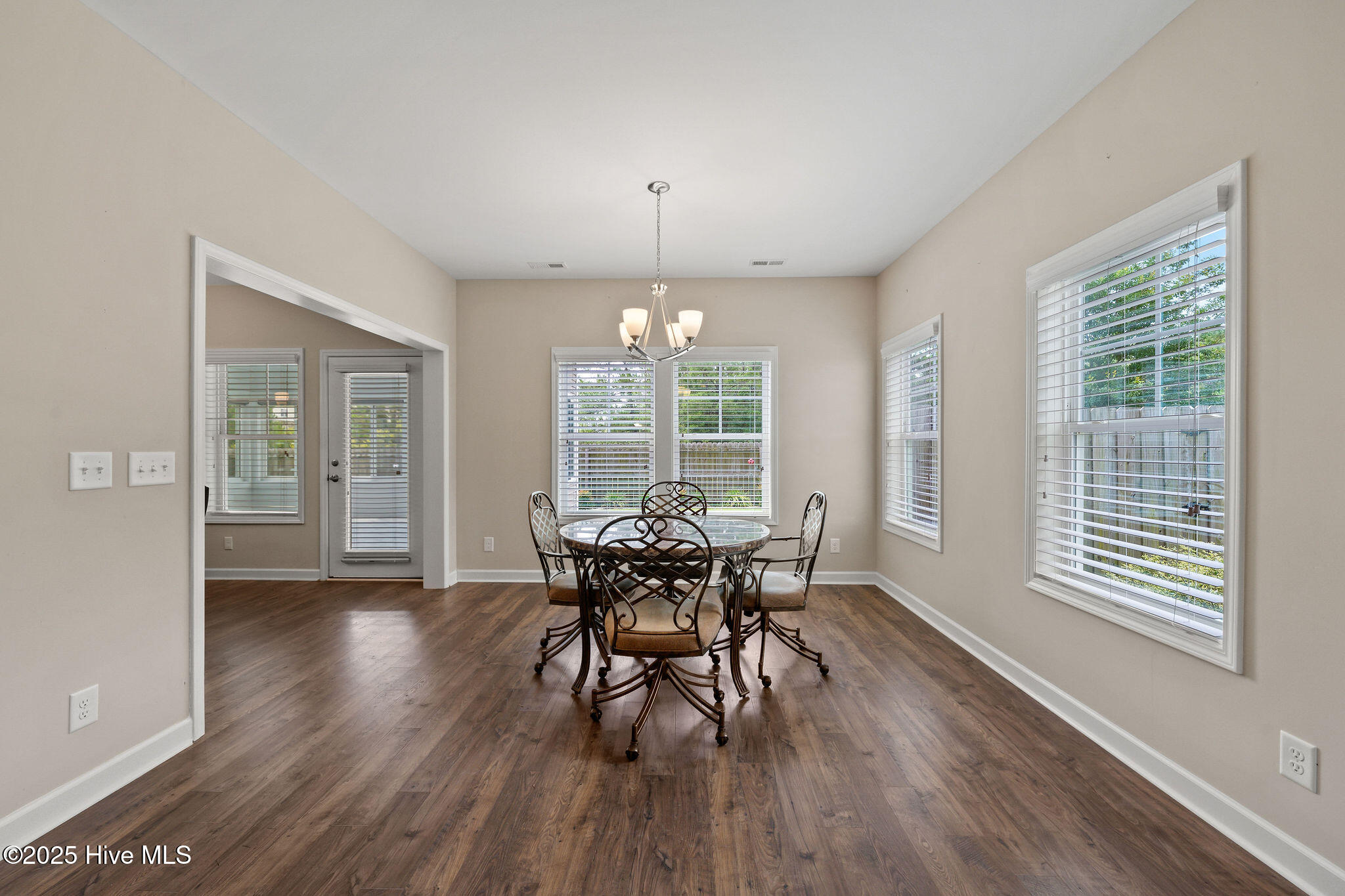 100513961 | Photo 13