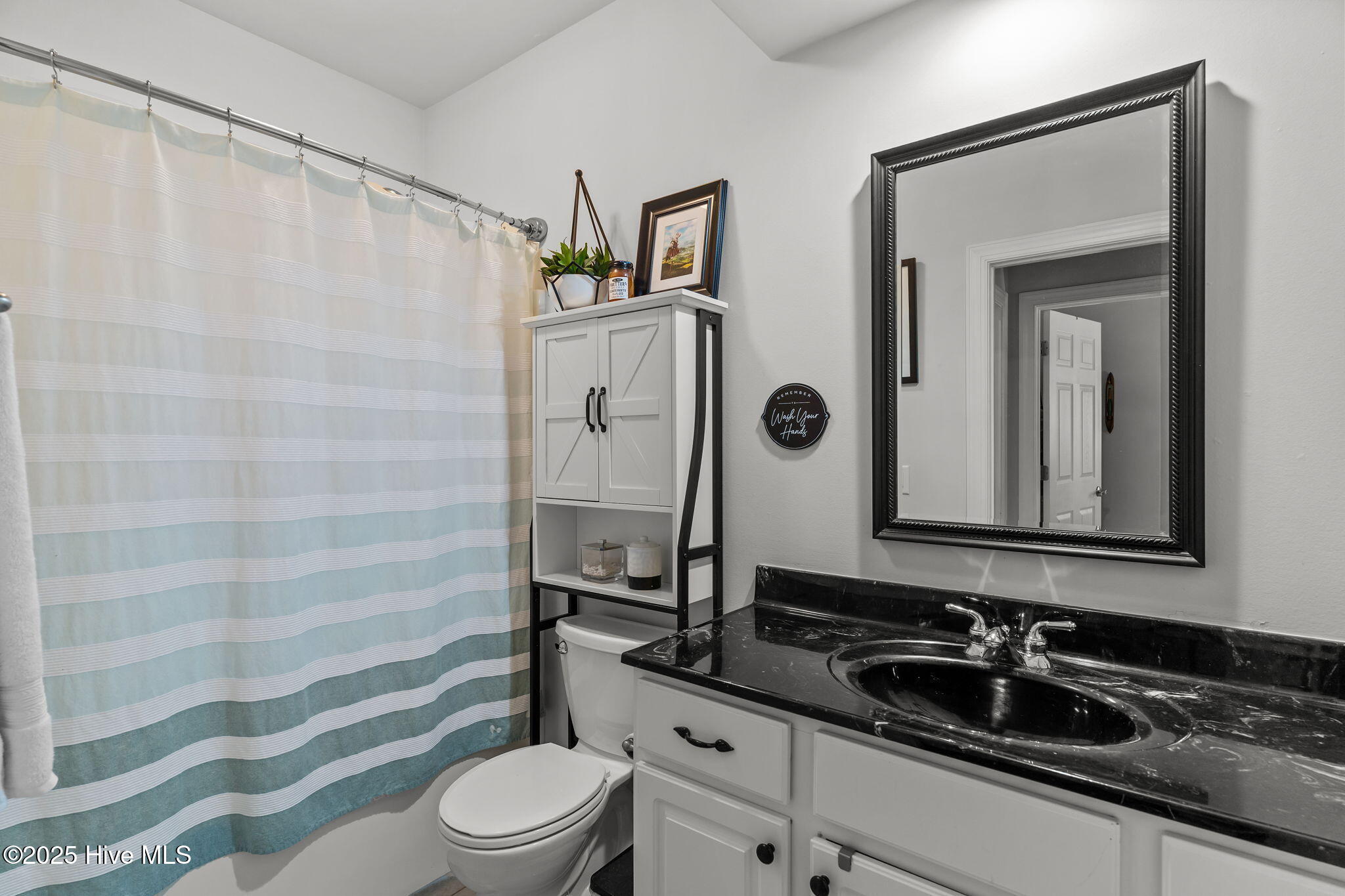 100538493 | Photo 25