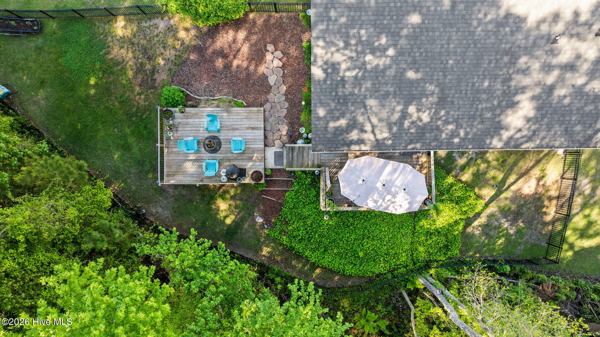 100567618 | Photo 40