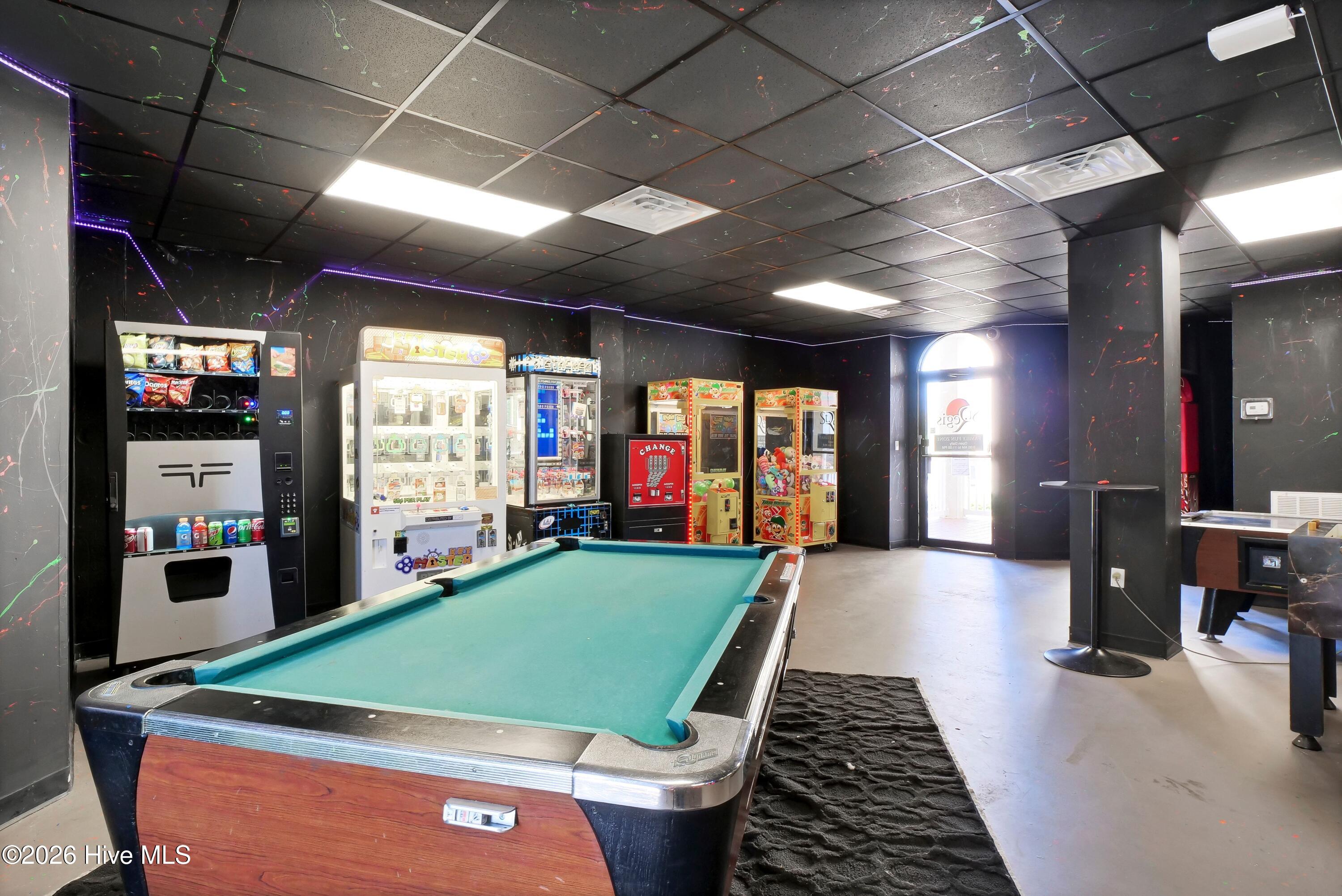 100565248 | Photo 52