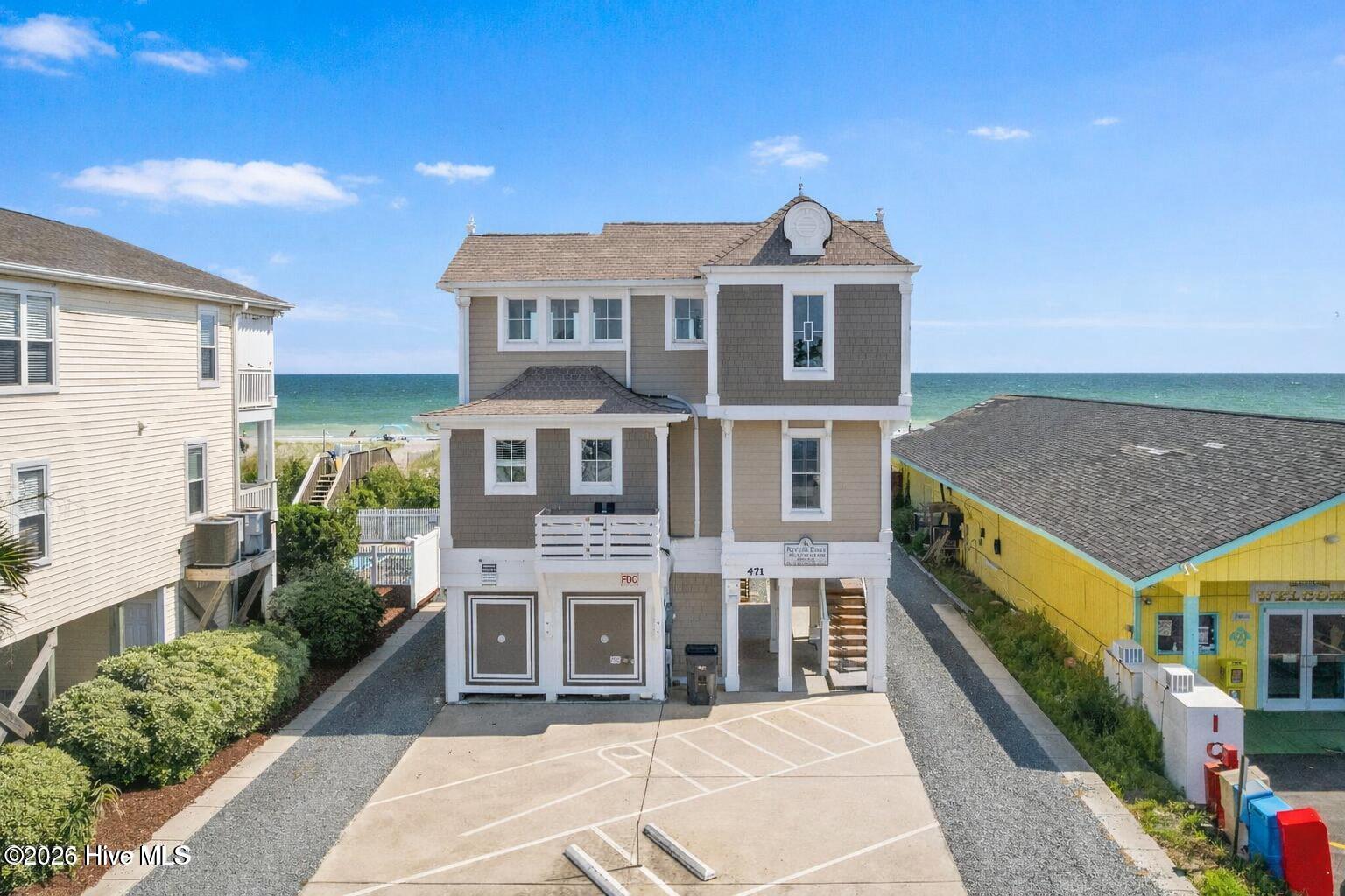 100561397 | Photo 102