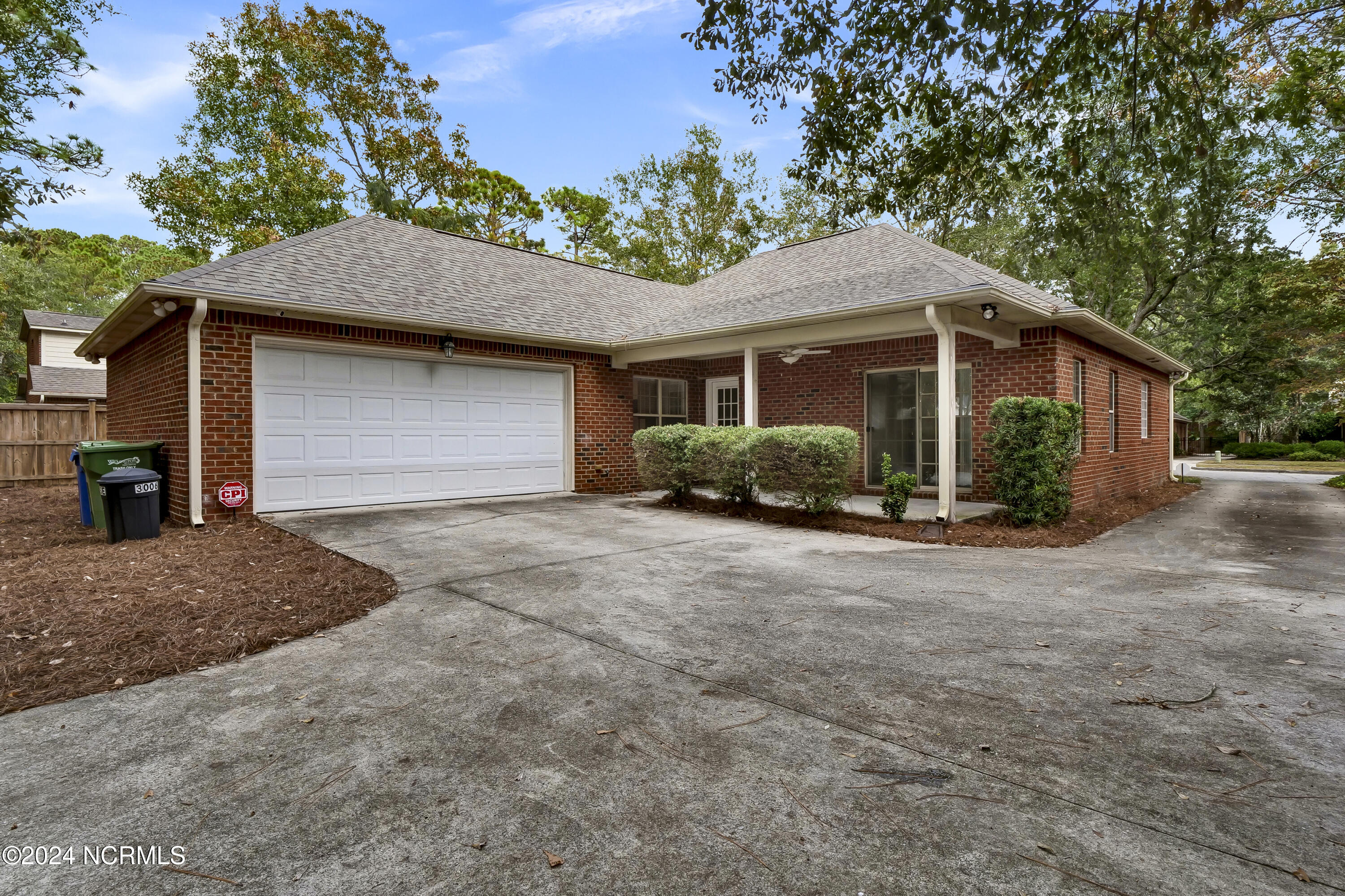 100567589 | Photo 28