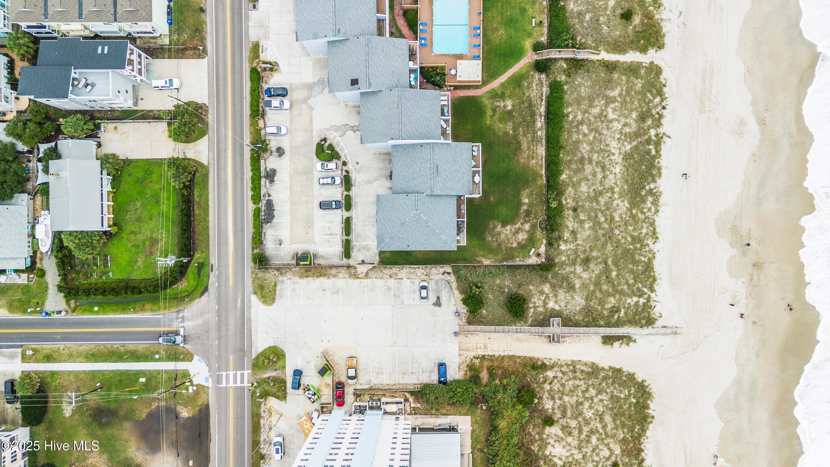 100536281 | Photo 33