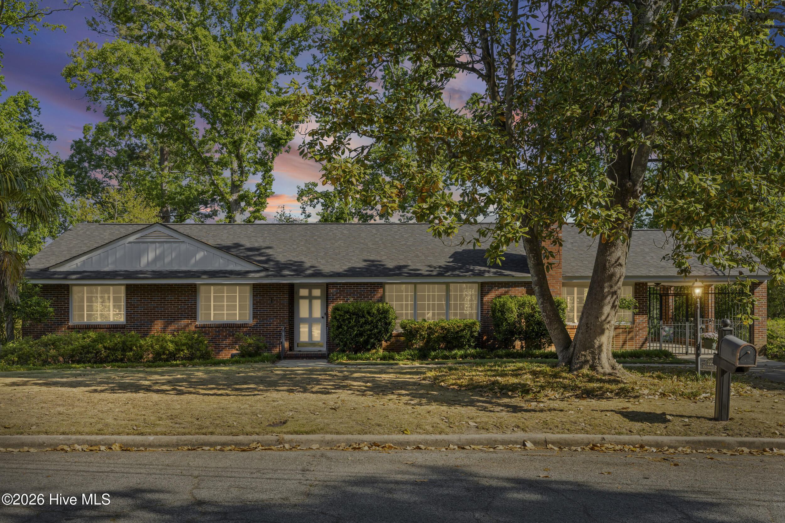 2026-04-17_2220_edgewood_dr-srm-01-vtw