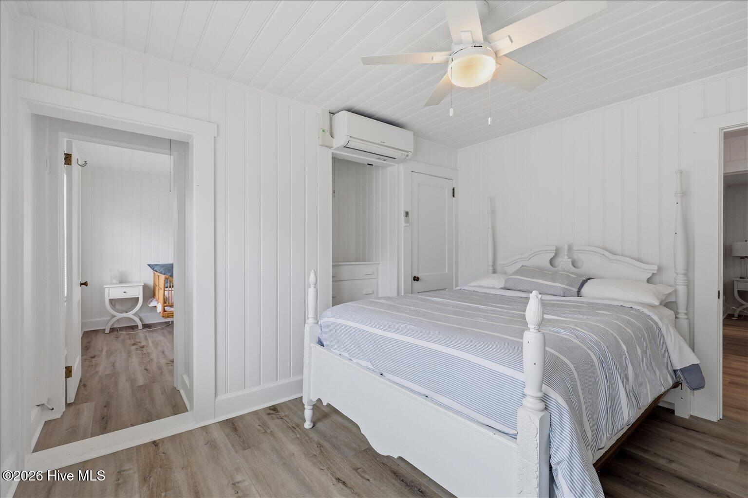 100570528 | Photo 31