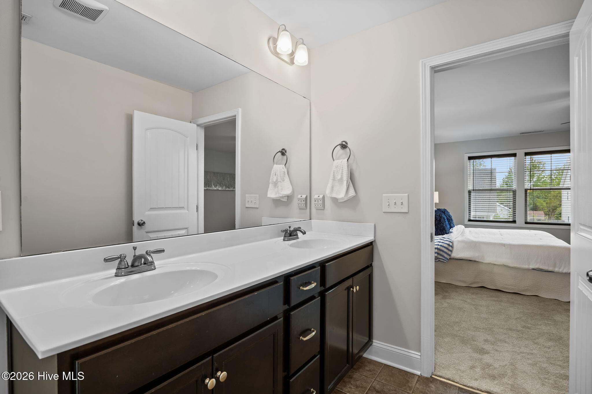 100565908 | Photo 18