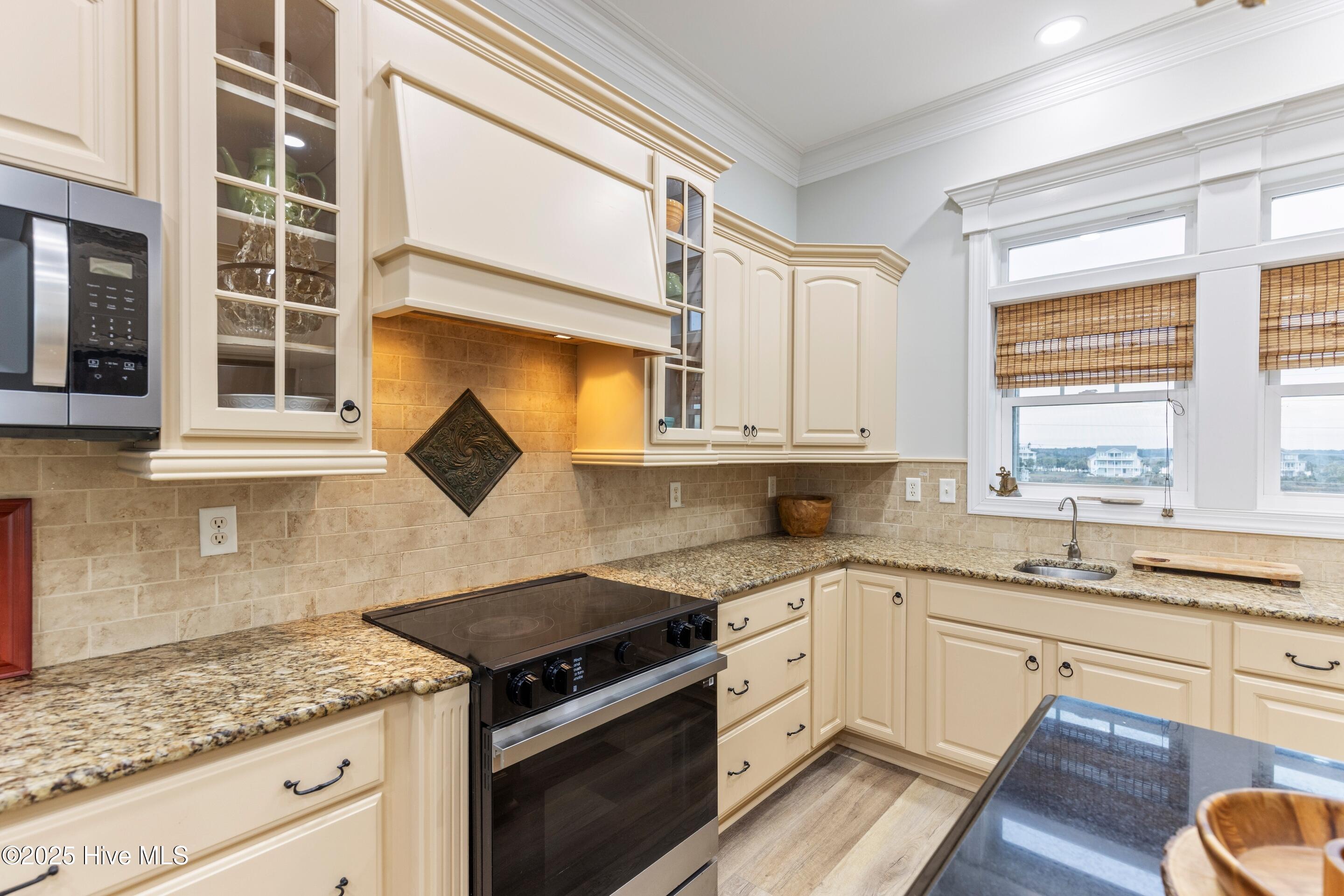 100546411 | Photo 13