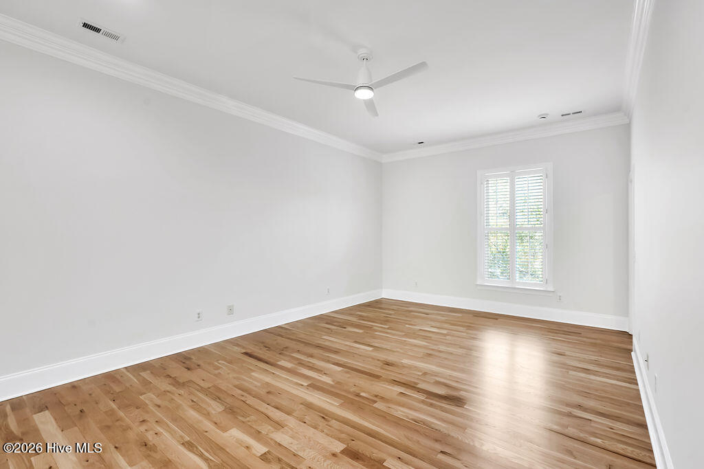 100562852 | Photo 15