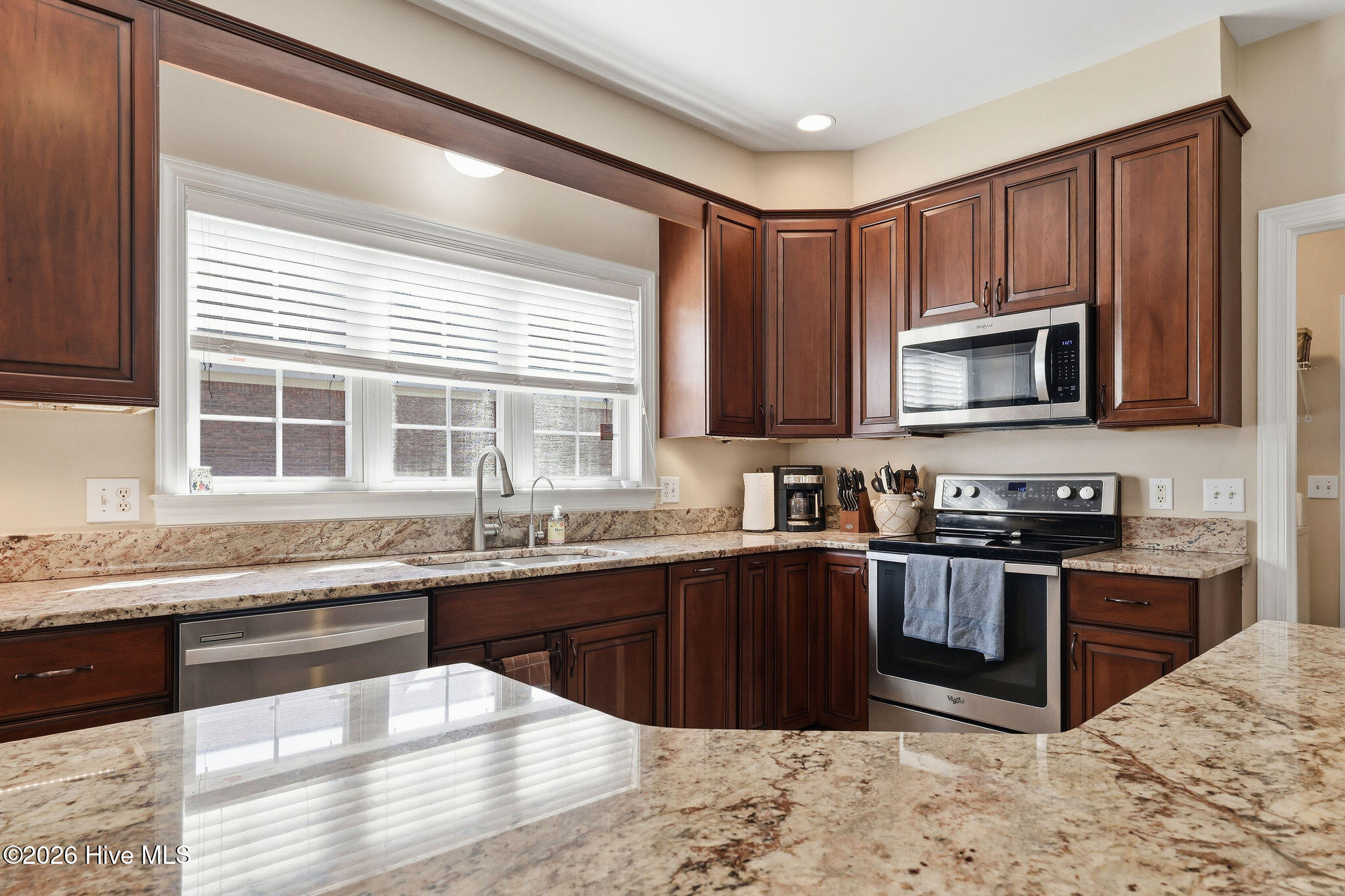 100556784 | Photo 26