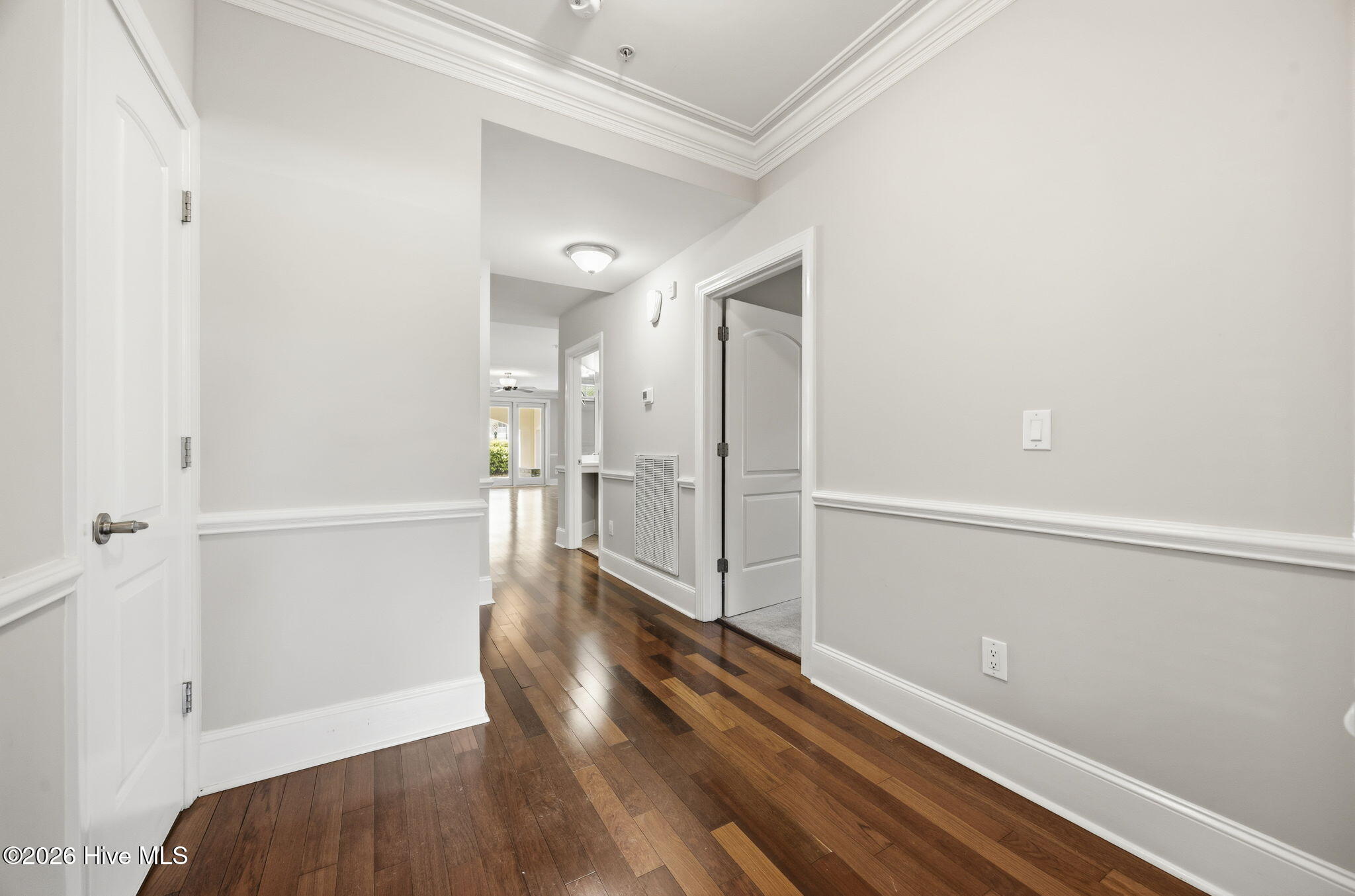 100569060 | Photo 24